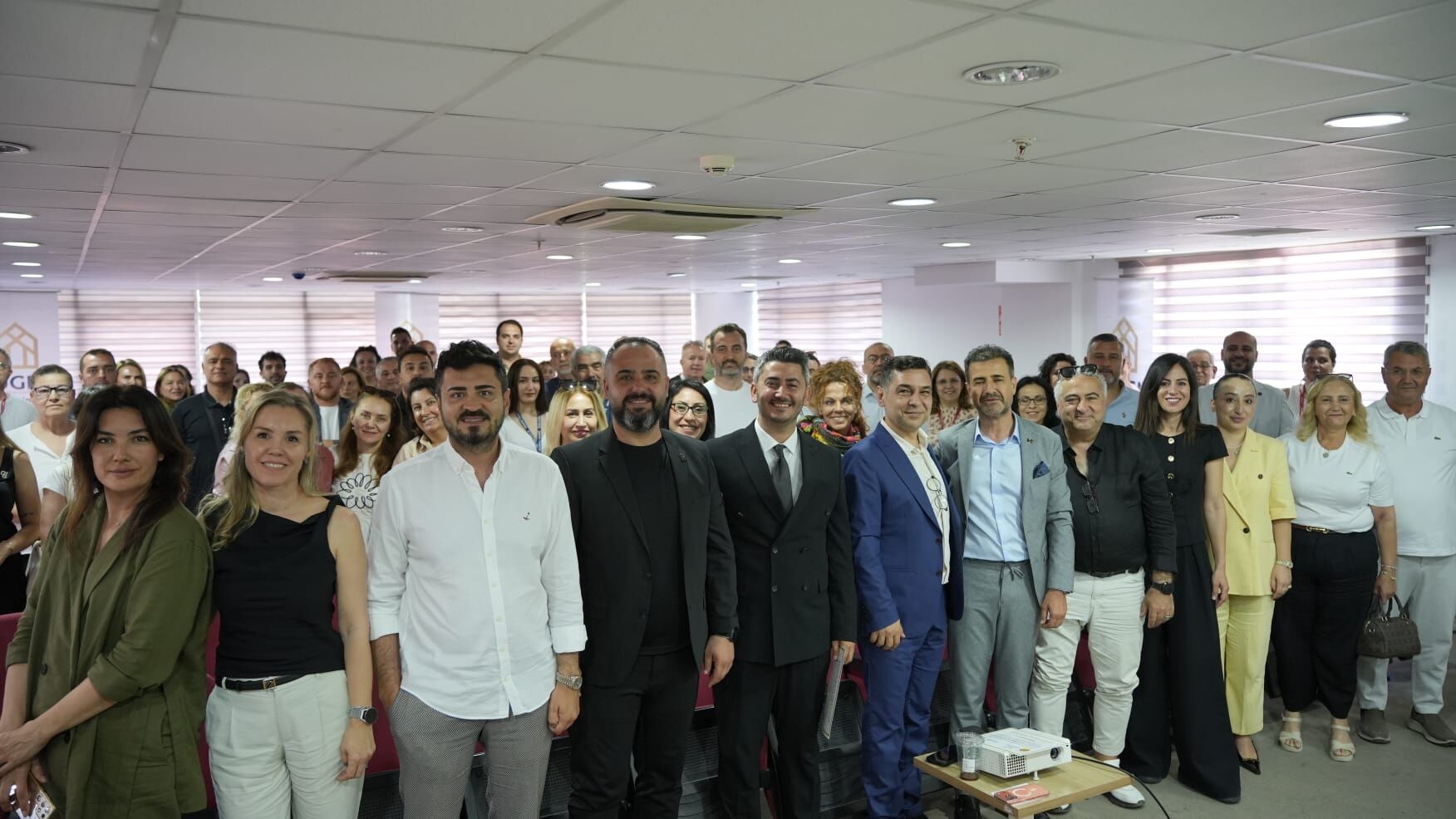 Tugem Izmir Gayrimenkul Sektorunun Gundemine Isik Tuttu 2