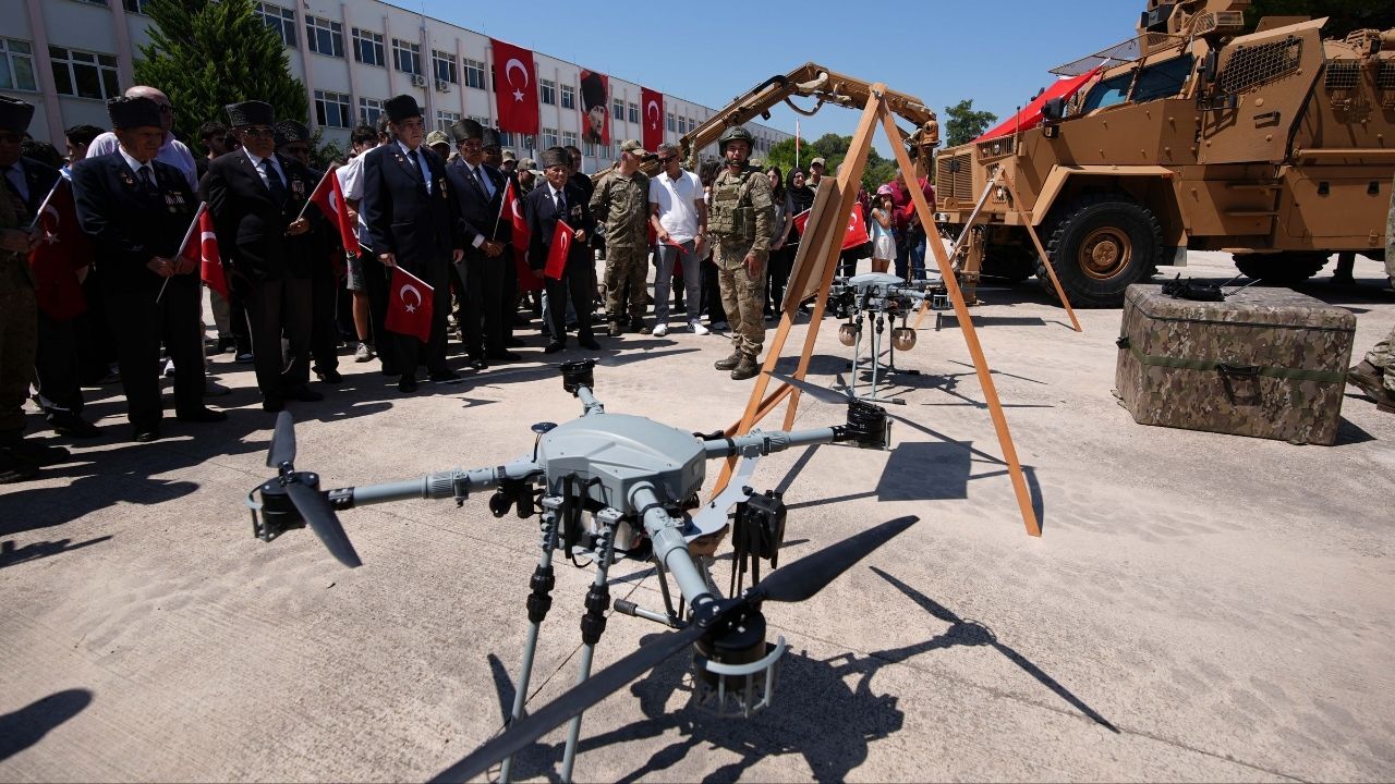Türk Kara Kuvvetlerinin 2235'Inci Yılı İzmir'de Kutlandı! Ege Ordusu Bandosundan Özel Konser (1)