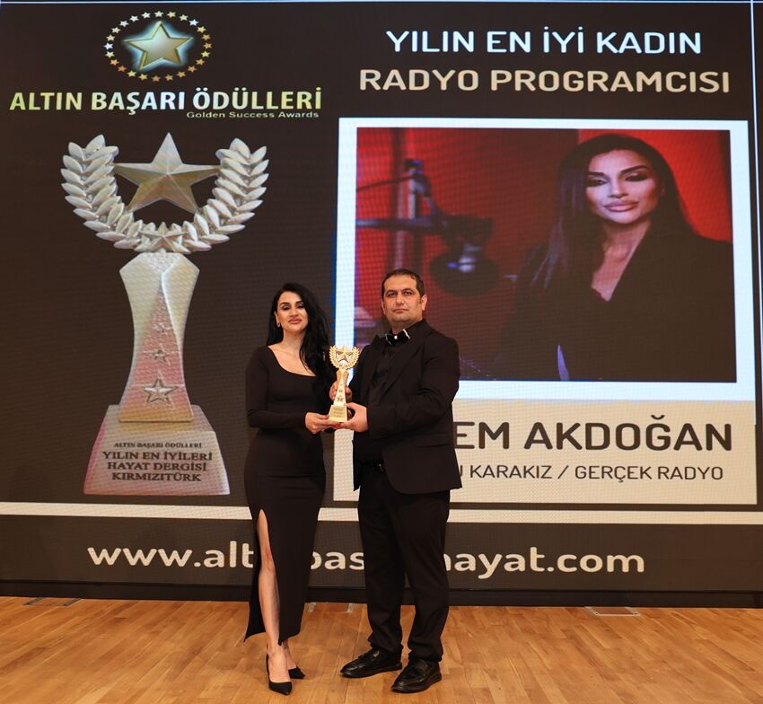 27 Özlem Akdoğan