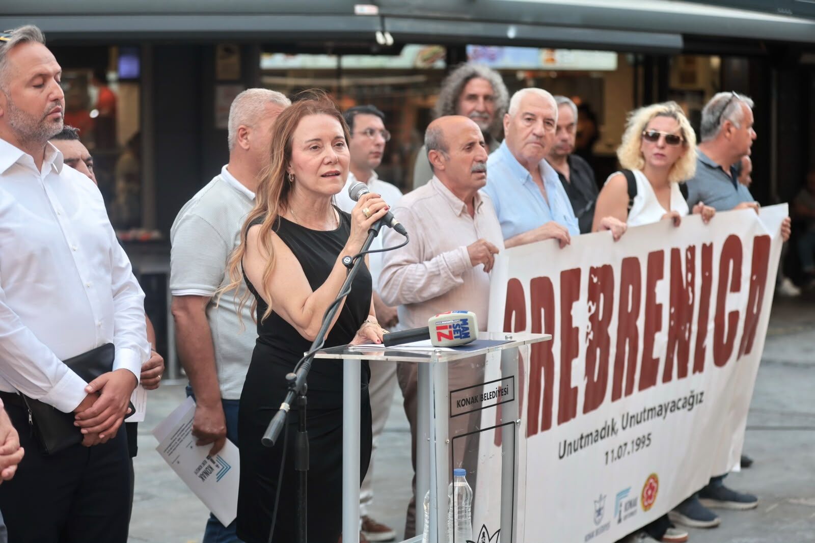 31 Yıl Geçti, Acı Dinmedi! Konak'ta Srebrenitsa Katliamı Anıldı (2)