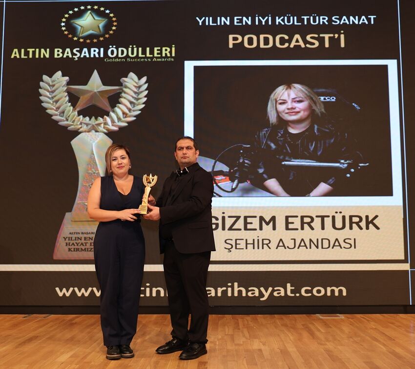 54 Gizem Ertürk