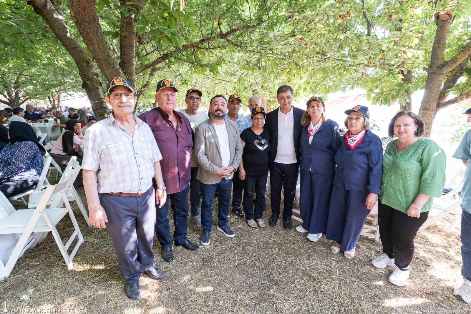 Başkan Tugay'dan Ödemişte Anlamlı Buluşma Biz Ne Yaparsak Yapalım Hakkınız Ödenmez (3)
