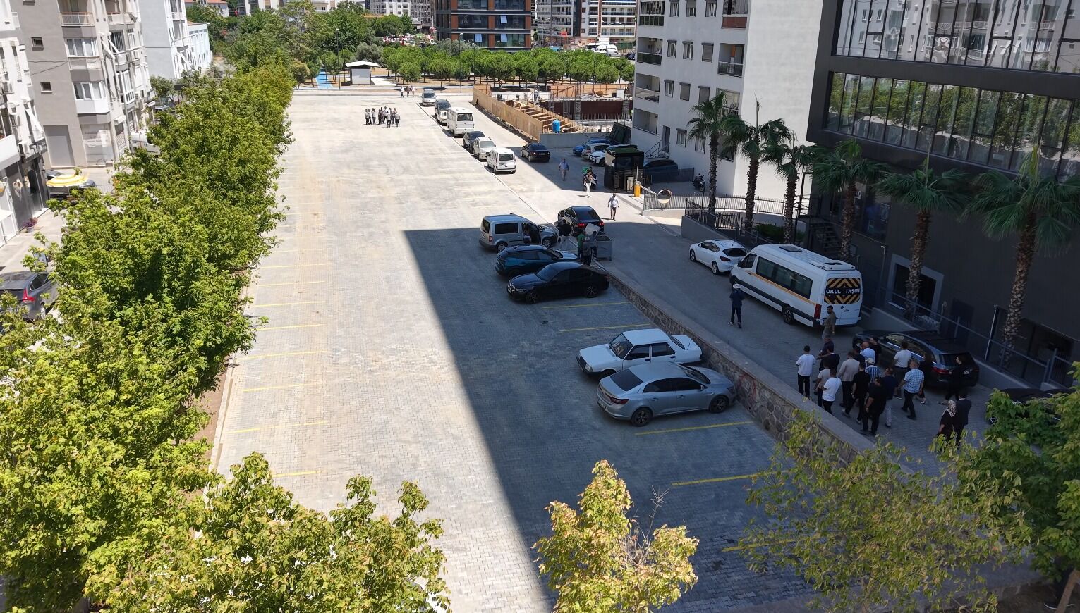 Bayraklı’da Yeni Park Ve Otopark Kullanıma Açıldı! (2)