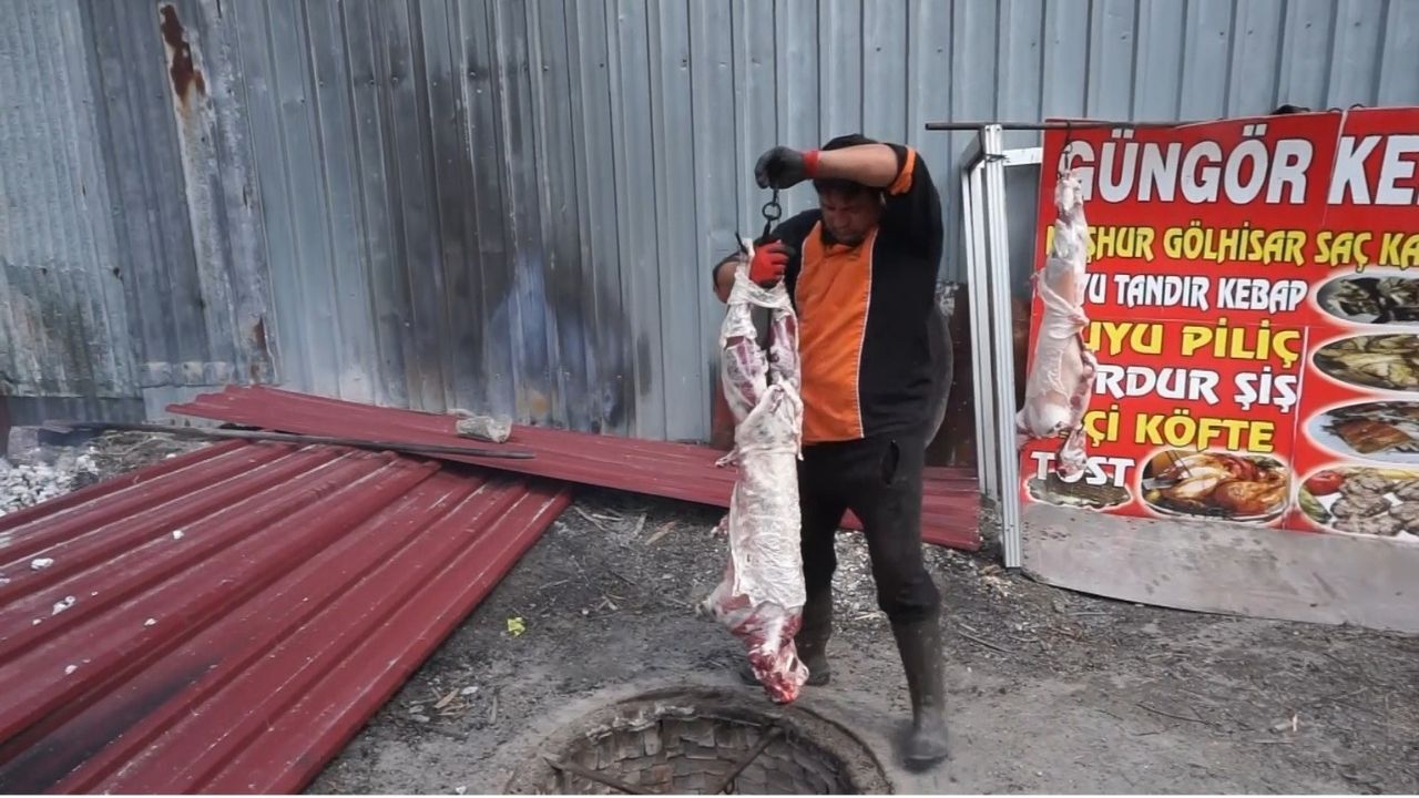 Bir Asırlık Lezzet! 35 Yıldır Aynı Yöntemle Hazırlanıyor Meşhur Kebabının Sırrı Ortaya Çıktı (2)