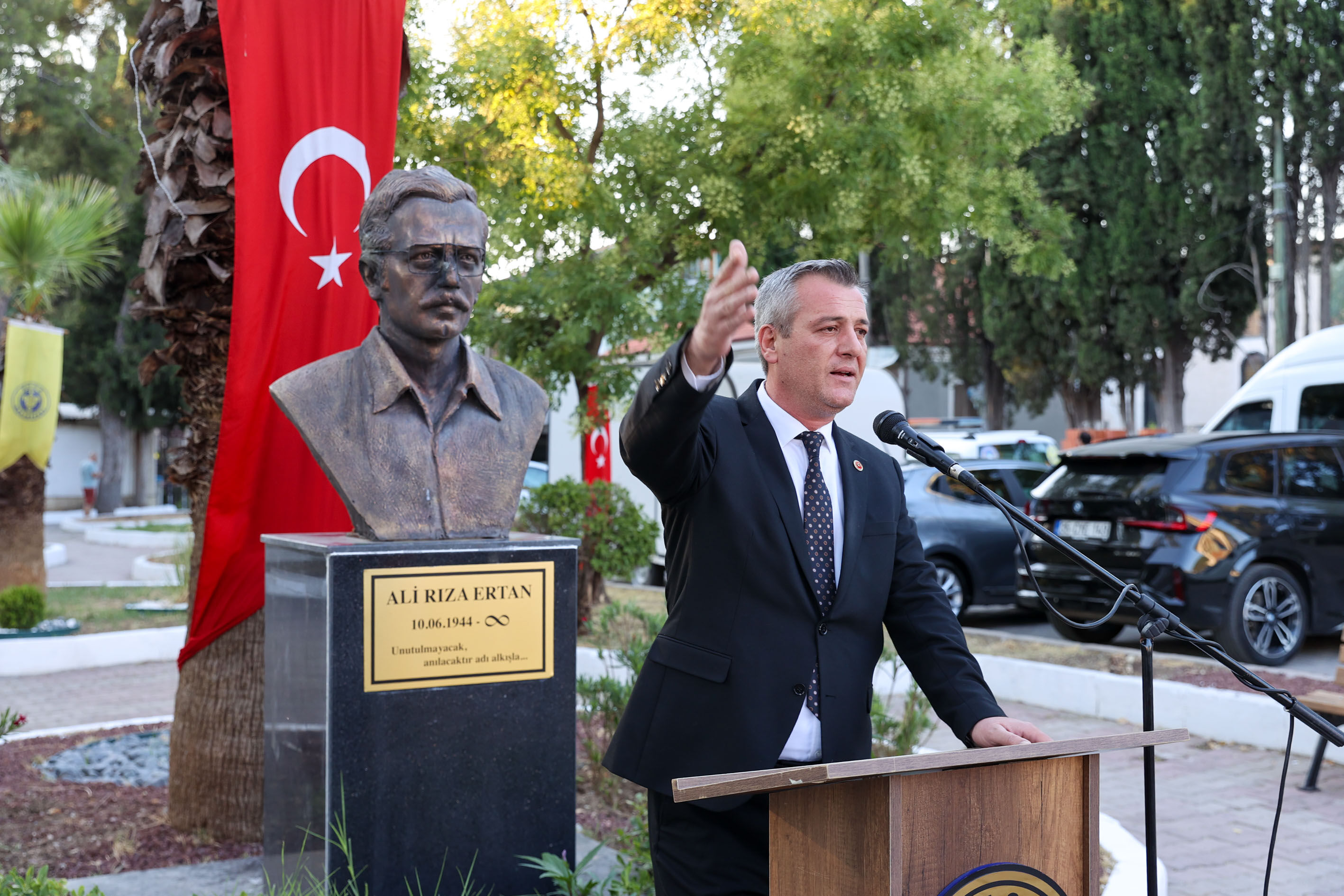 Buca’da Edebiyat Günü! Genç Kalemler Ödüllerini Aldı (1)