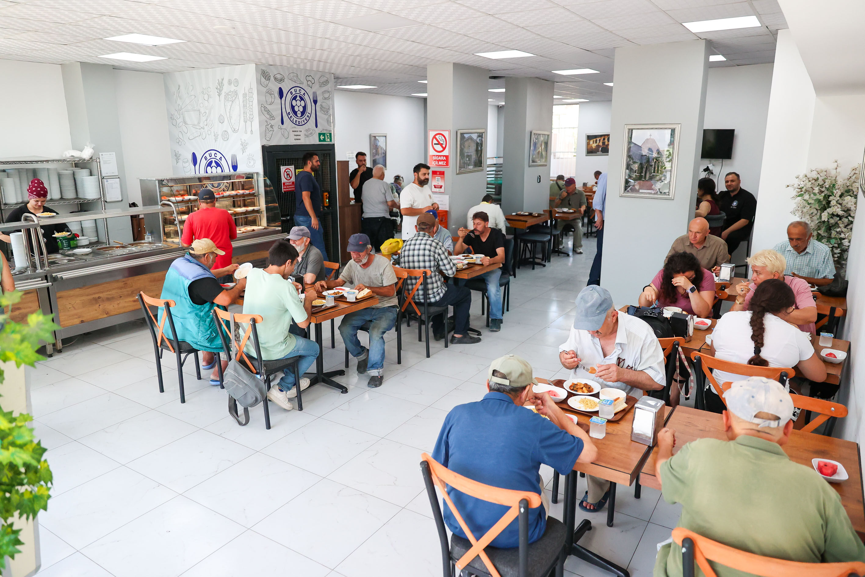 Buca'da Uygun Fiyatlı Yemeğin Adresi Yüzlerce Kişiye Destek Oluyor (2)