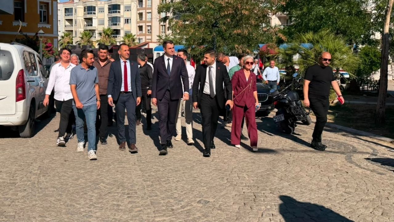 Chp'li Güç Gaziemir'de Esnafın Sorunlarını Dinledi Sandık Geldiğinde Bu Düzen Değişecek (1)