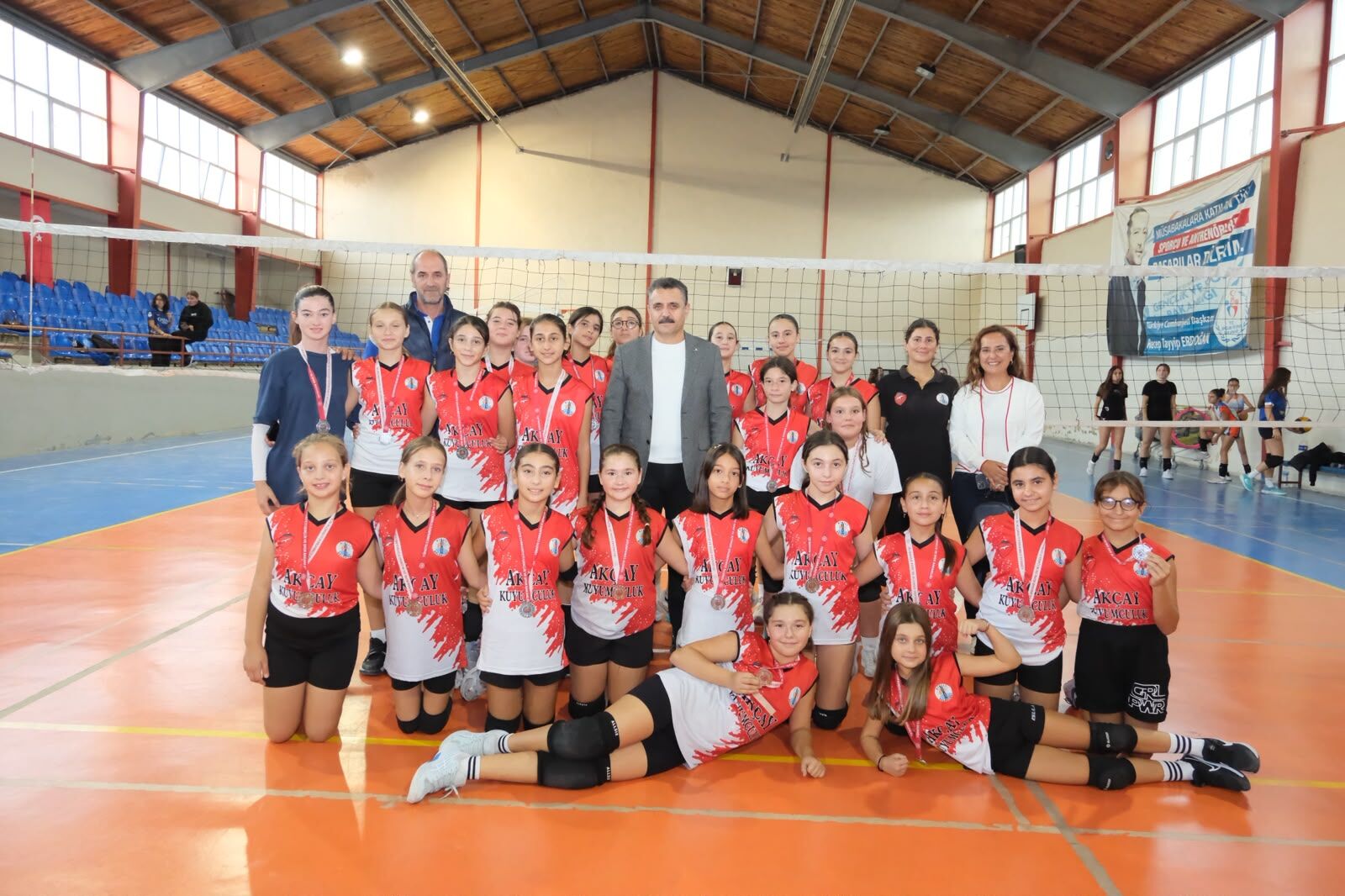 Dikili'de Ilk Kez Düzenleniyor! Yaklaşık 60 Genç Sporcu Kumda Şampiyonluk Için Buluşacak (1)