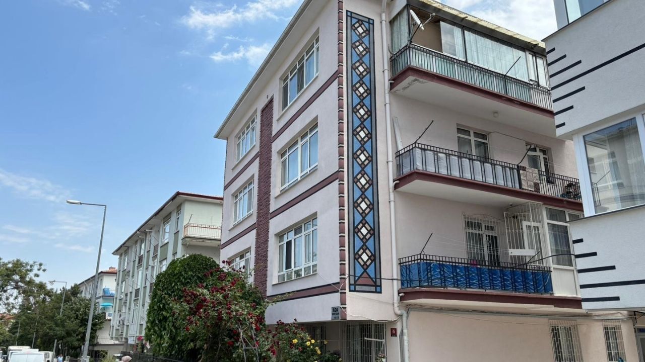 Evde Kanlı Kavga Emekli Polis Oğlunu Vurarak Etkisiz Hale Getirdi (1)