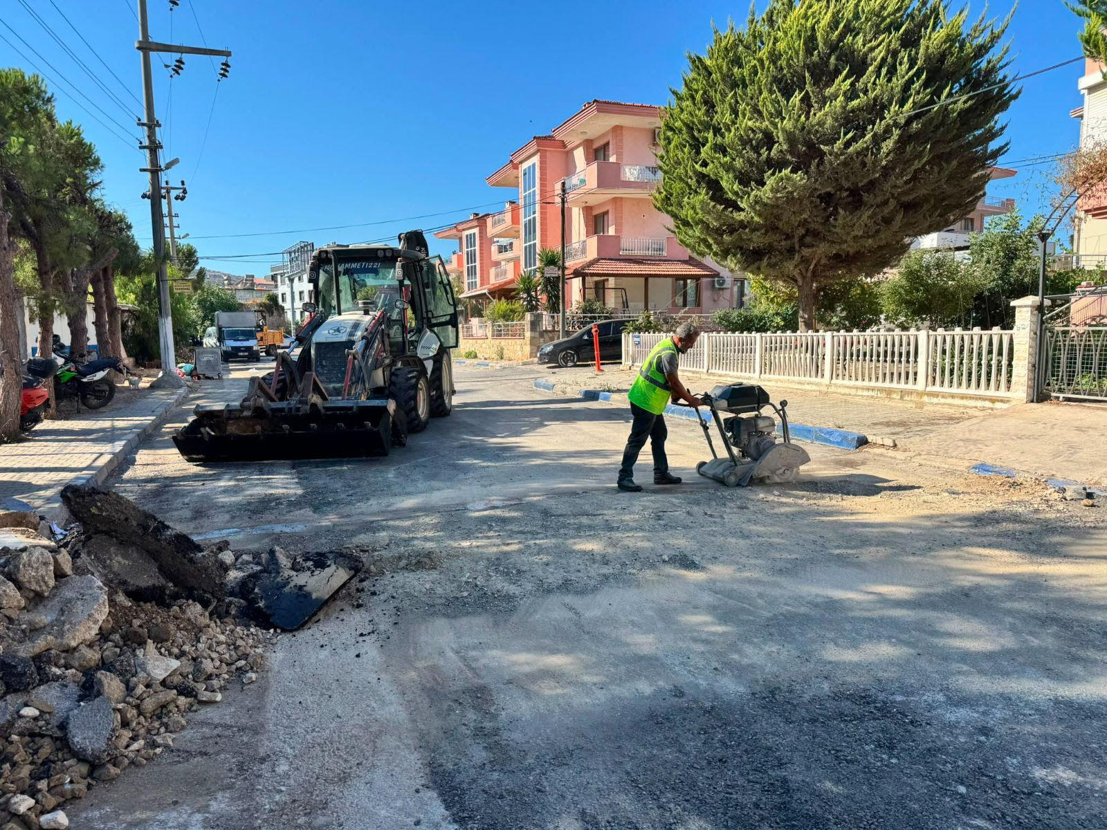 Foça’da Bir Cadde Daha Modern Hale Getiriliyor 3
