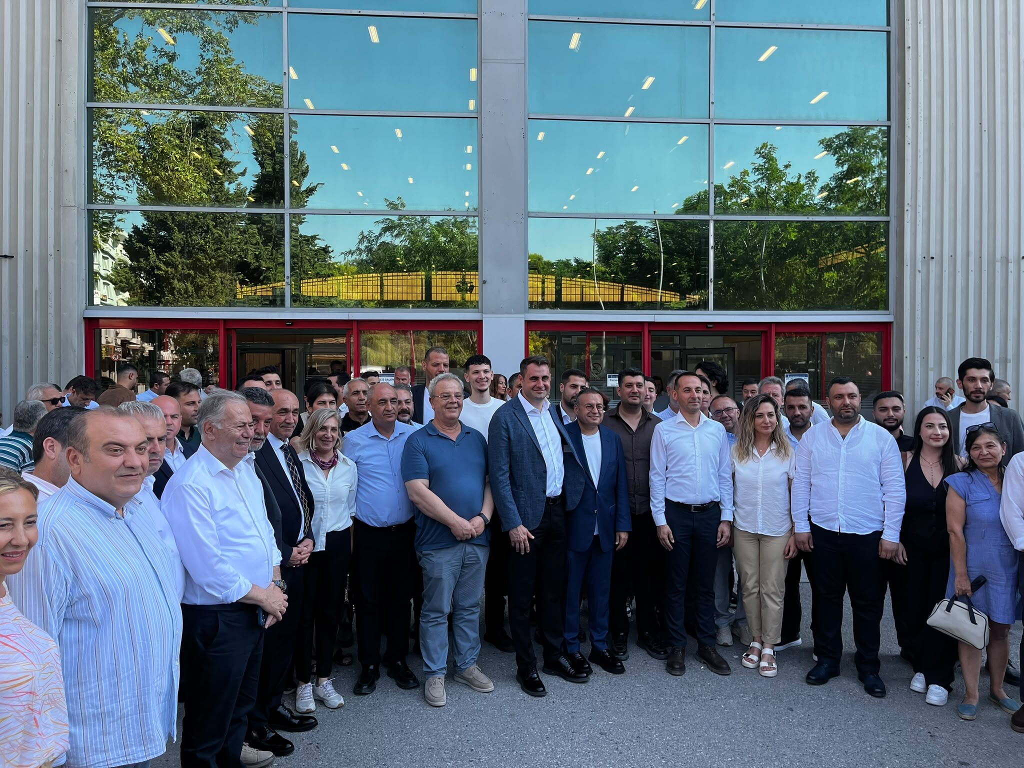 Güç’ten Meclis Önünde Yeni Parti Mesajı! “Tüm Yollar Bitince Kendi Yolumuzu Deneriz” (1)