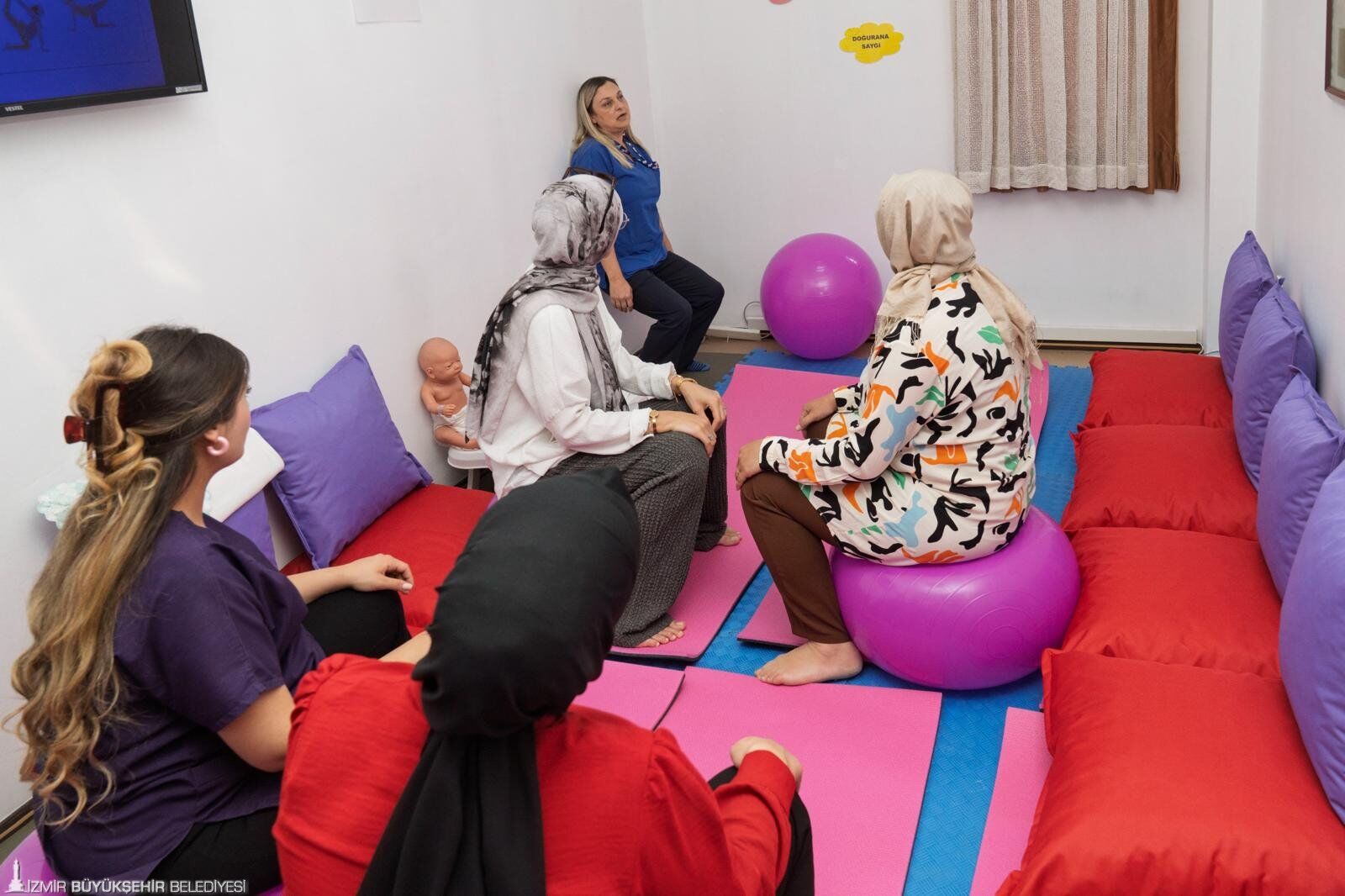 İzmir'de Anne Ve Baba Adaylarına Ücretsiz Eğitim! Kayıtlar Yeniden Başladı (1)