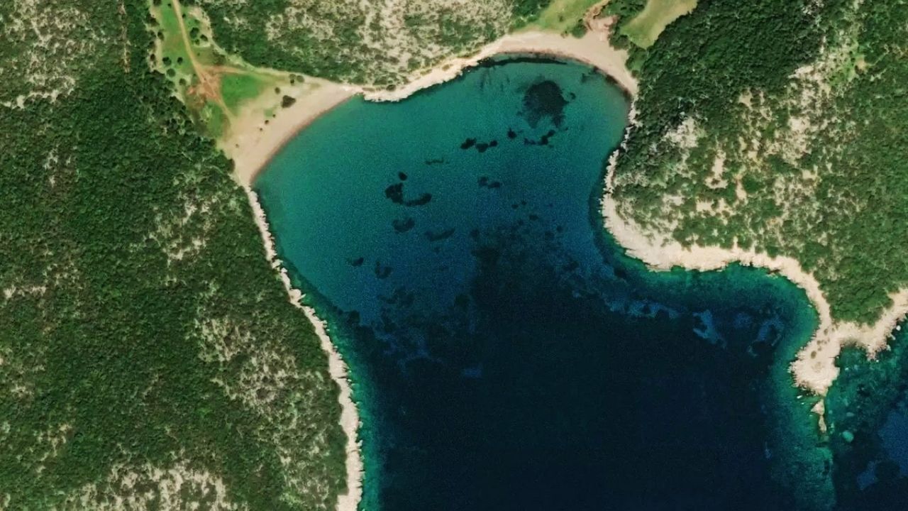 İzmir’de Bu Koyu Bilen Çok Az! Üstelik Girişi Tamamen Ücretsiz Kalabalıktan Kaçmak Isteyenlerin Yeni Durağı (2)