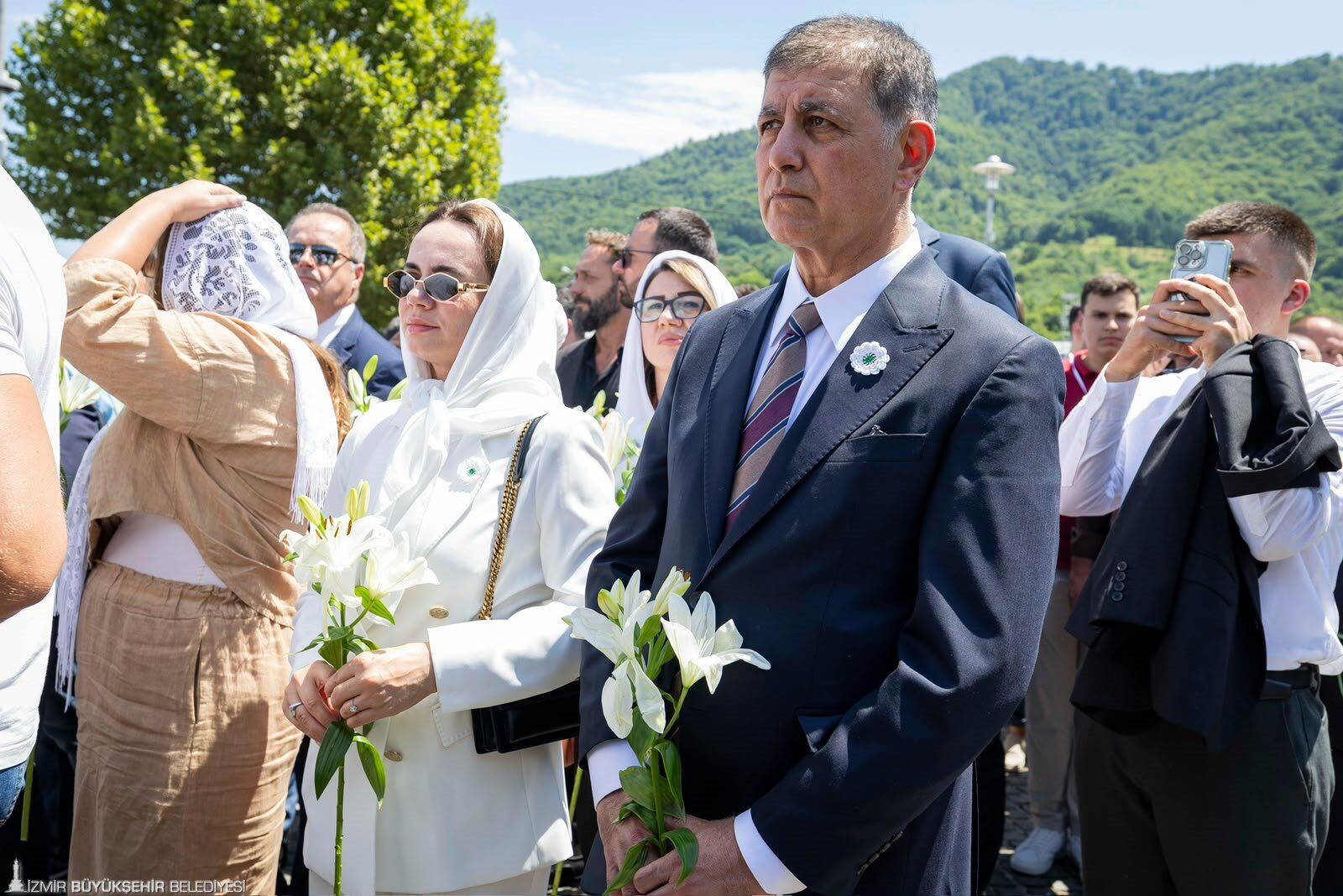 İzmir’den Bosna Hersek’e Anma Ziyareti Tugay Çifti Soykırım Kurbanları Için Dua Etti (1)