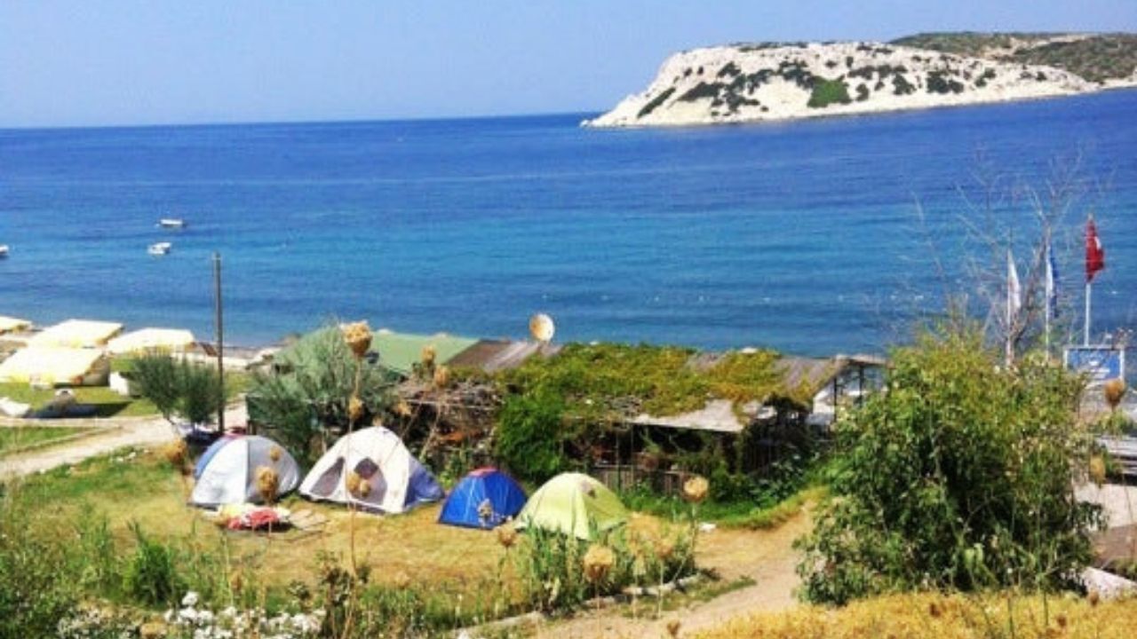İzmir'in En Berrak Koylarından Biri Burada! Arabanızı Çekip Denize Girin Hem Mavi Bayraklı Hem De Uygun Fiyatlı (2)