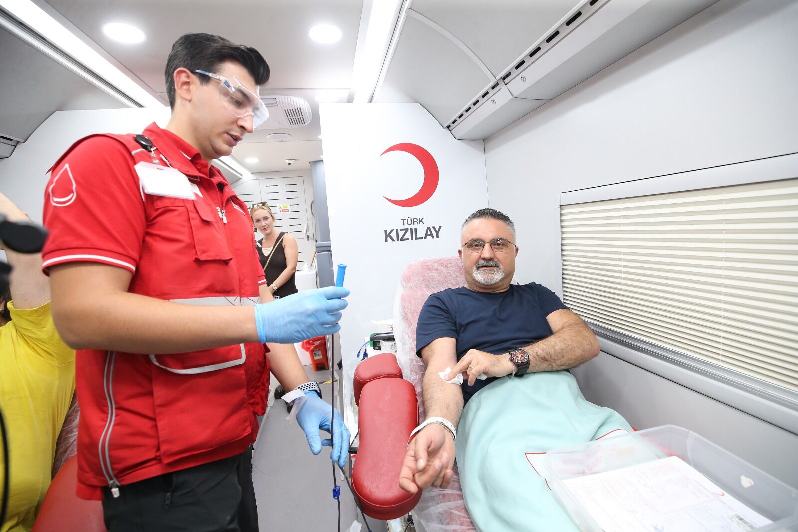 Karşıyaka'da Iki Günlük Kampanya Başladı! Katılanlara Termos Hediye Ediliyor (1)