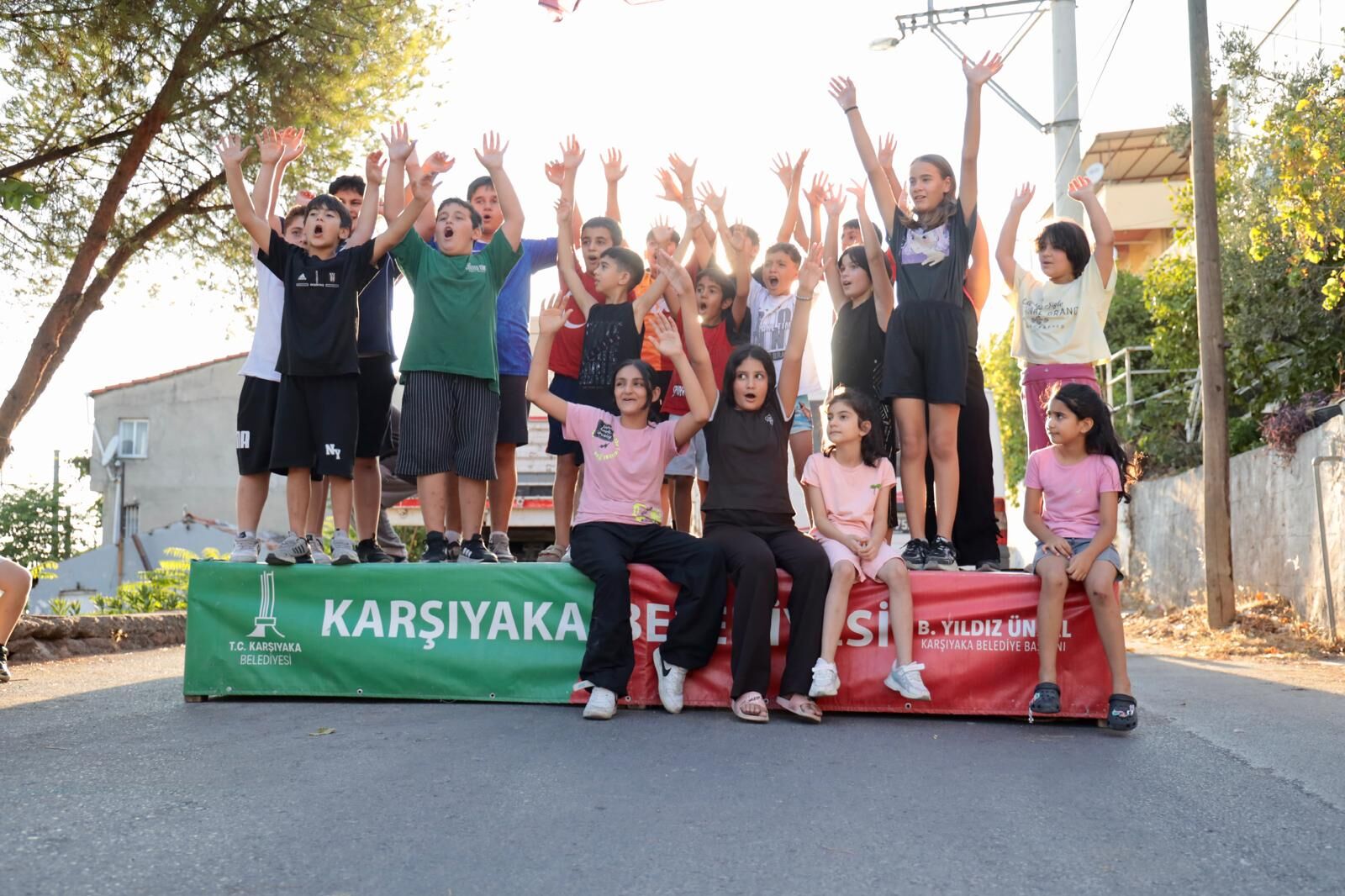 Karşıyaka'da Sokaklar Çocuk Sesleriyle Doldu! Mahalle Olimpiyatları Devam Ediyor (1)