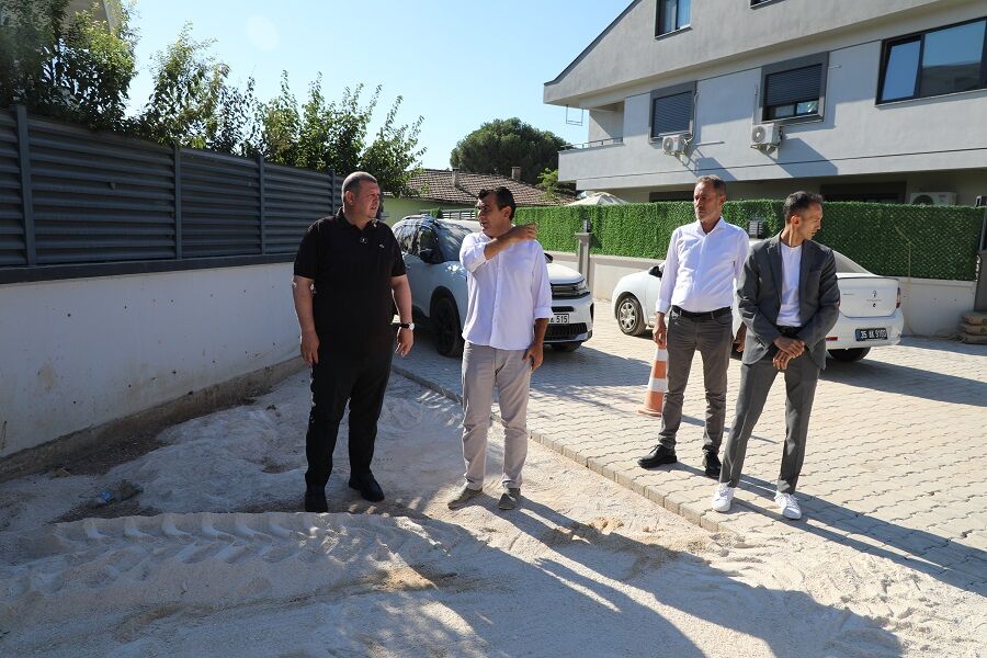 Menderes'te Saha Mesaisi Sürüyor Başkan Çiçek Çalışmaları Yerinde Inceledi (2)