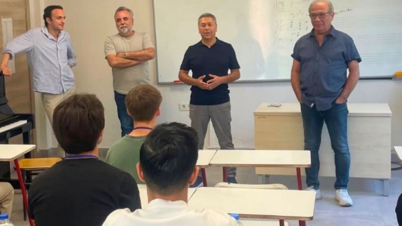 Müzik Yeteneğini Geliştirmek Isteyenlere Fırsat! Ege Üniversitesi’nde Kurslar Açıldı (2)