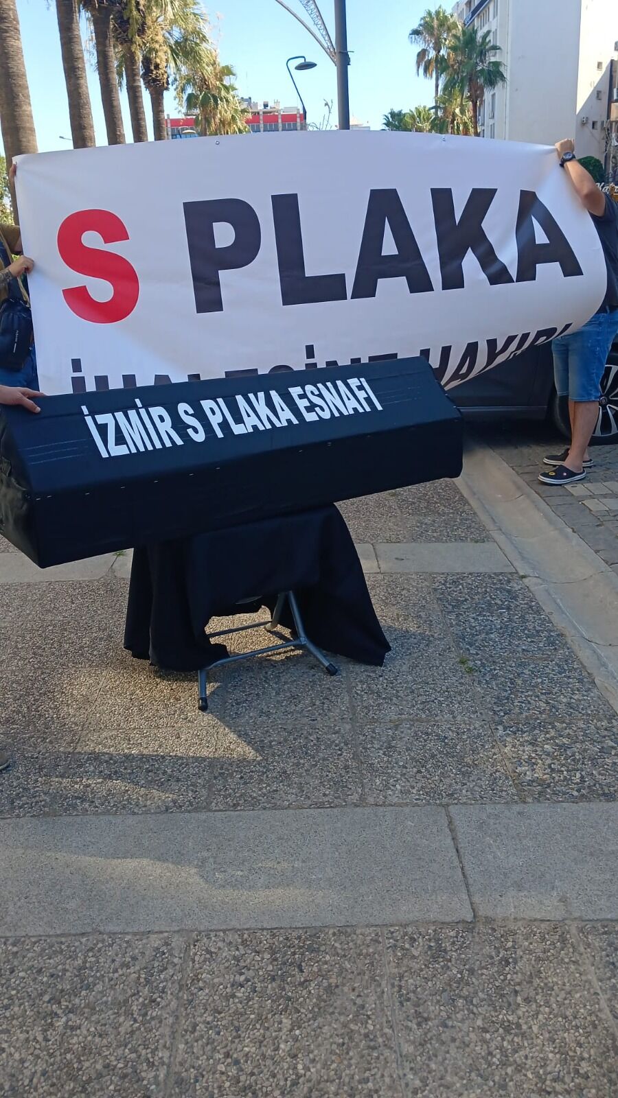 S Plaka