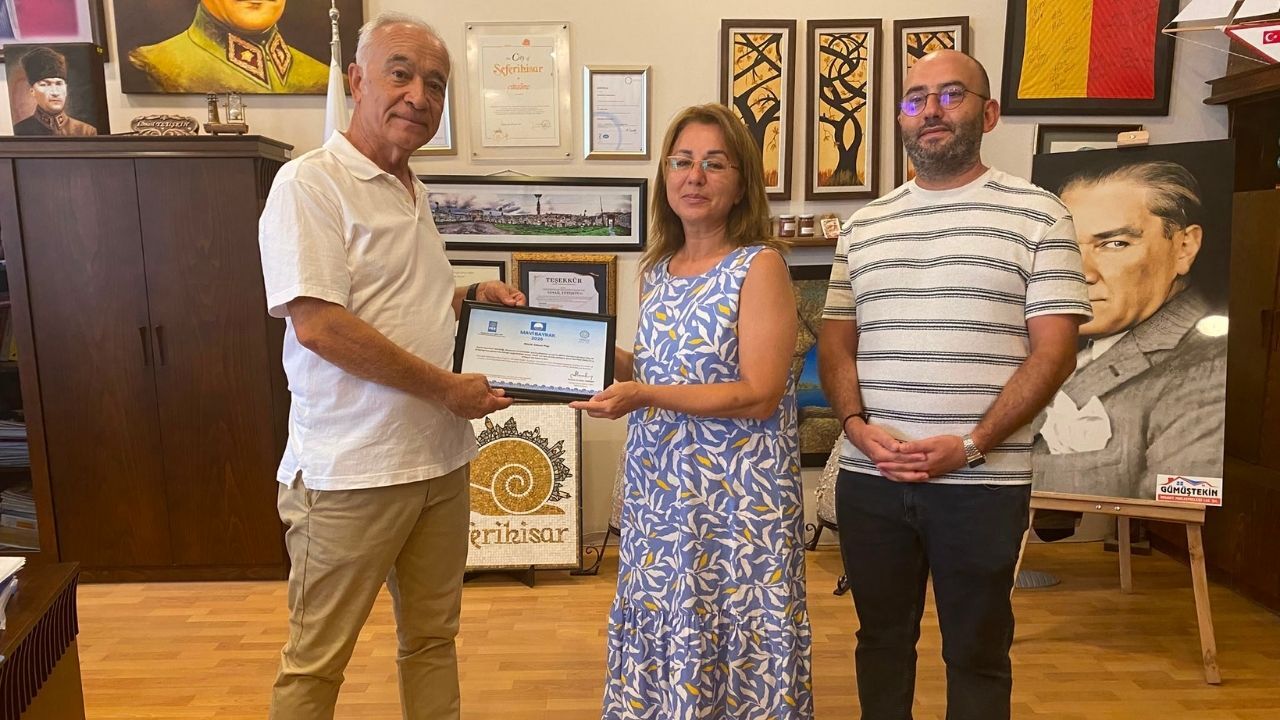 Tatil Planı Yapanlara Müjde! Seferihisar'da 10 Plaj Yeniden Mavi Bayrak Aldı! (2)