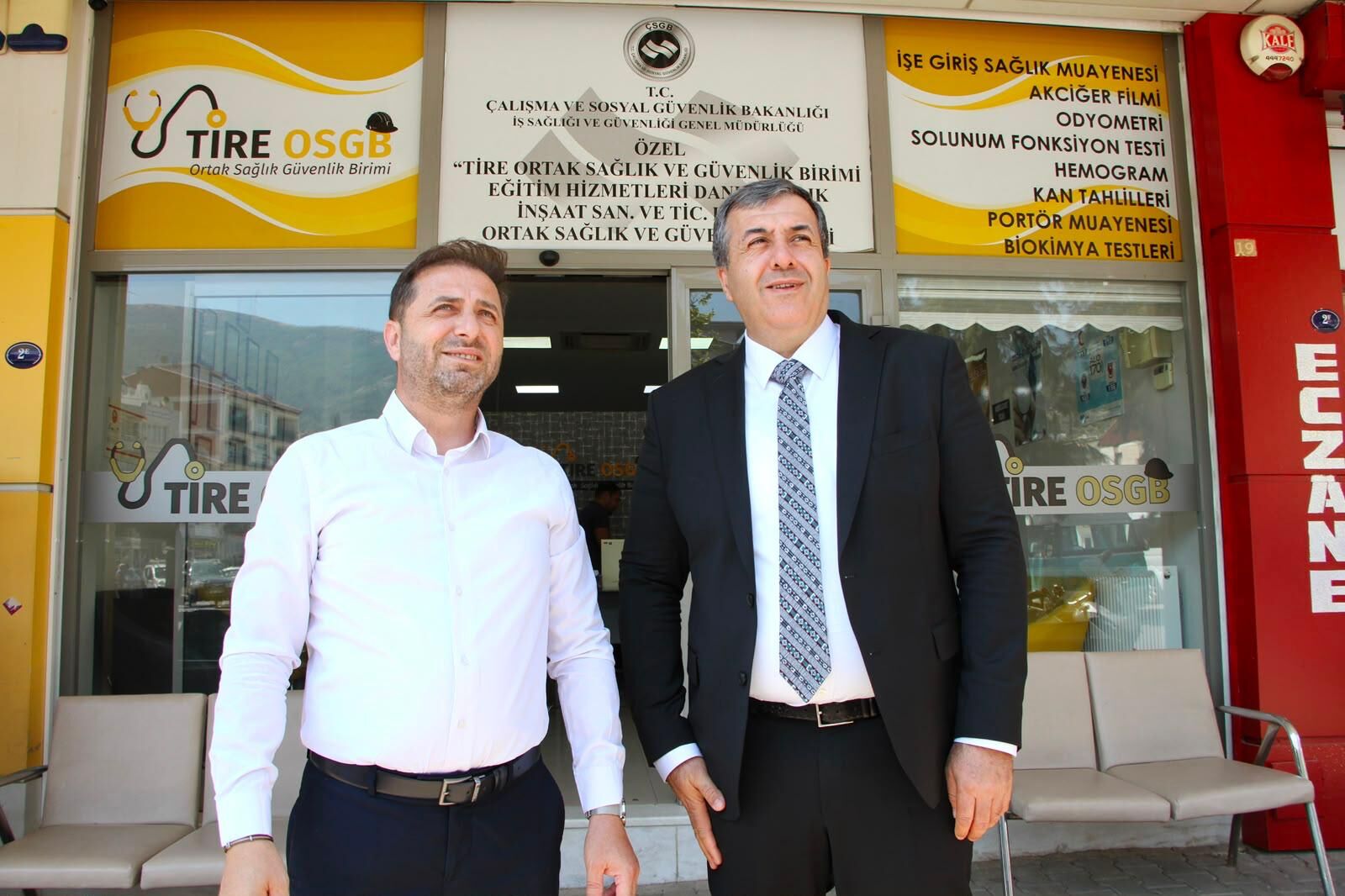Tire'de Ortak Çalışma Mesajı! Kaymakam Yakuta'dan Ak Parti İlçe Başkanlığı’na Ziyaret (1)