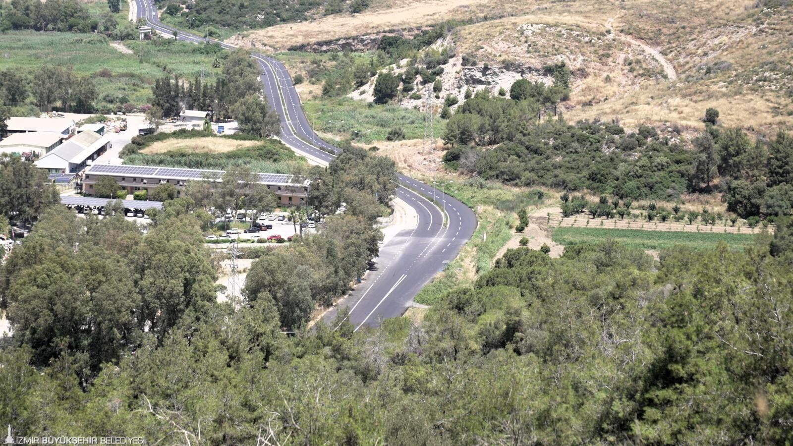 Yıllardır Şikayet Konusuydu İzmir'de Sürücülerin Kaçındığı Bu Yol Yenilendi! (1)