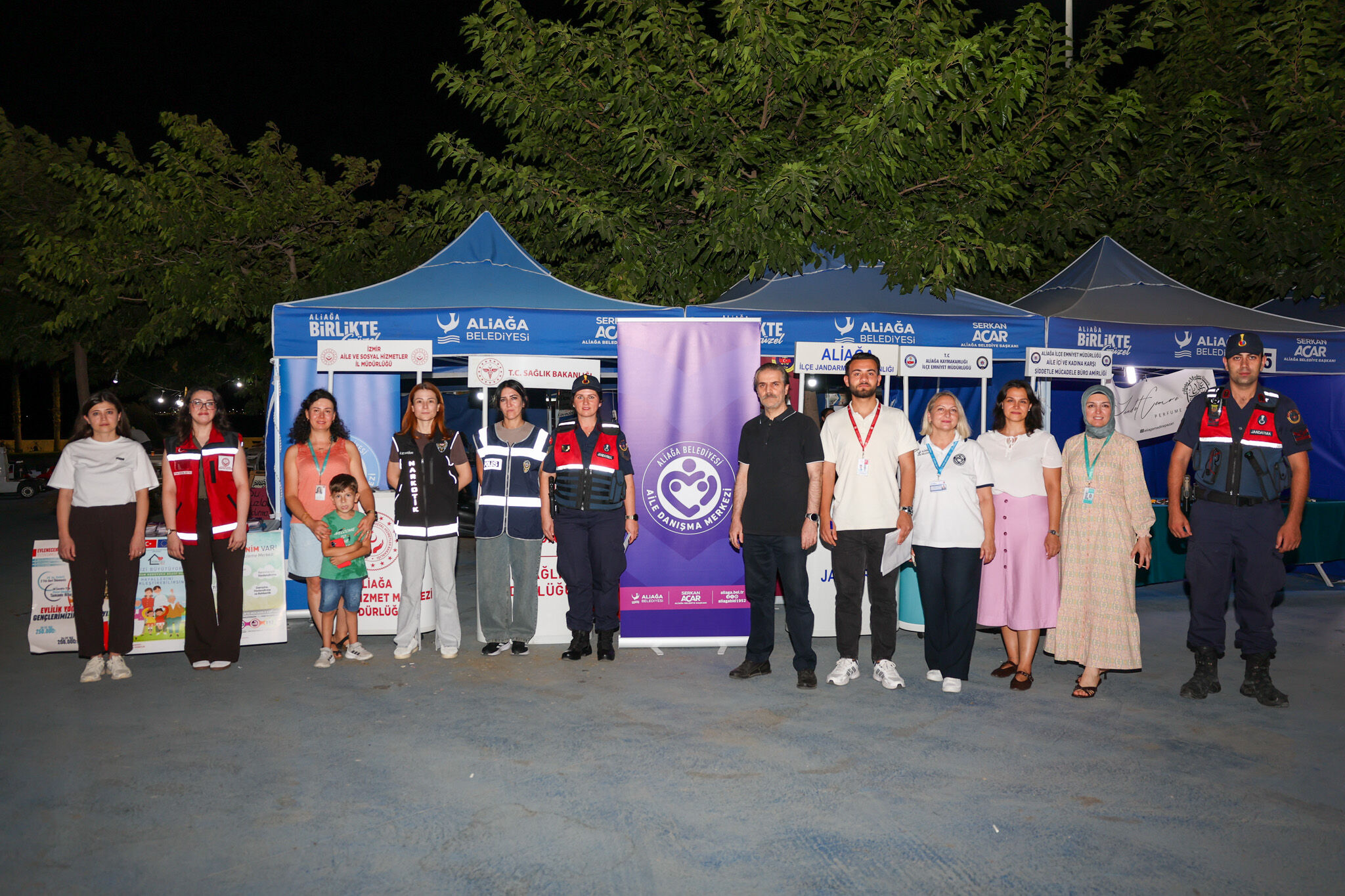 Aliağa’daki Gece Pazarında Dikkat Çeken Çalışma! 3 Gün Boyunca Sürecek (1)
