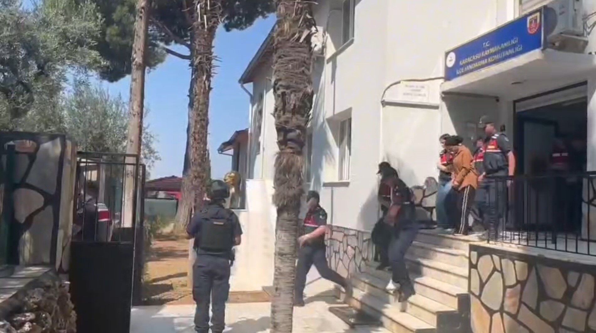Aydın Merkezli 8 Ilde Dev Operasyon Şüphelilerin Para Trafiği Dudak Uçuklattı (2)