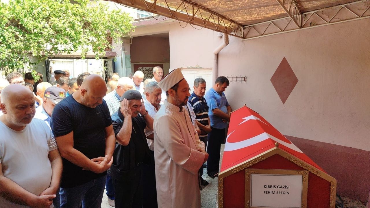 Bayındır’da Acı Ceda Kıbrıs Gazisi Son Yolculuğuna Uğurlandı (2)