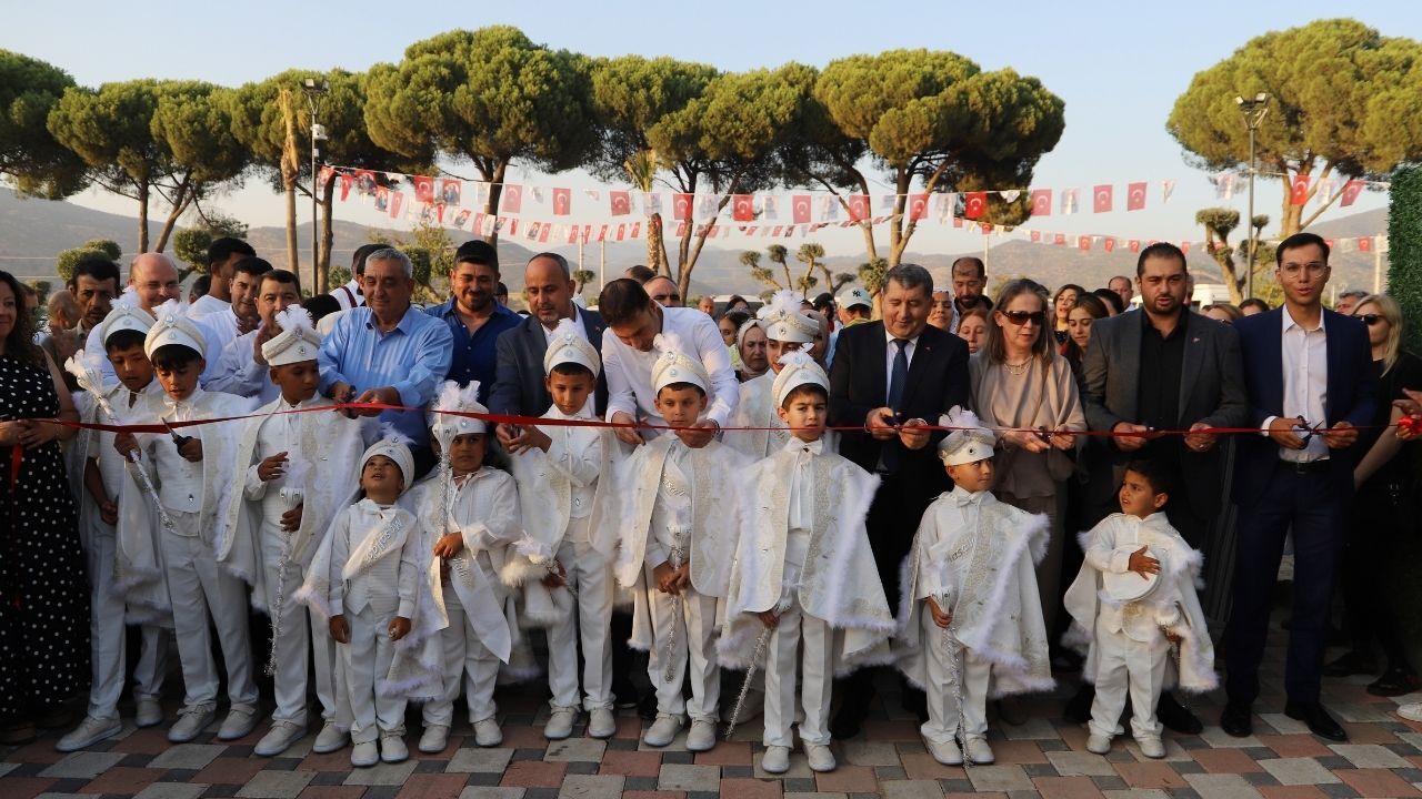 Bayındır’da Yeni Düğün Salonu Açıldı İlk Etkinlik Toplu Sünnet Töreni Oldu (3)