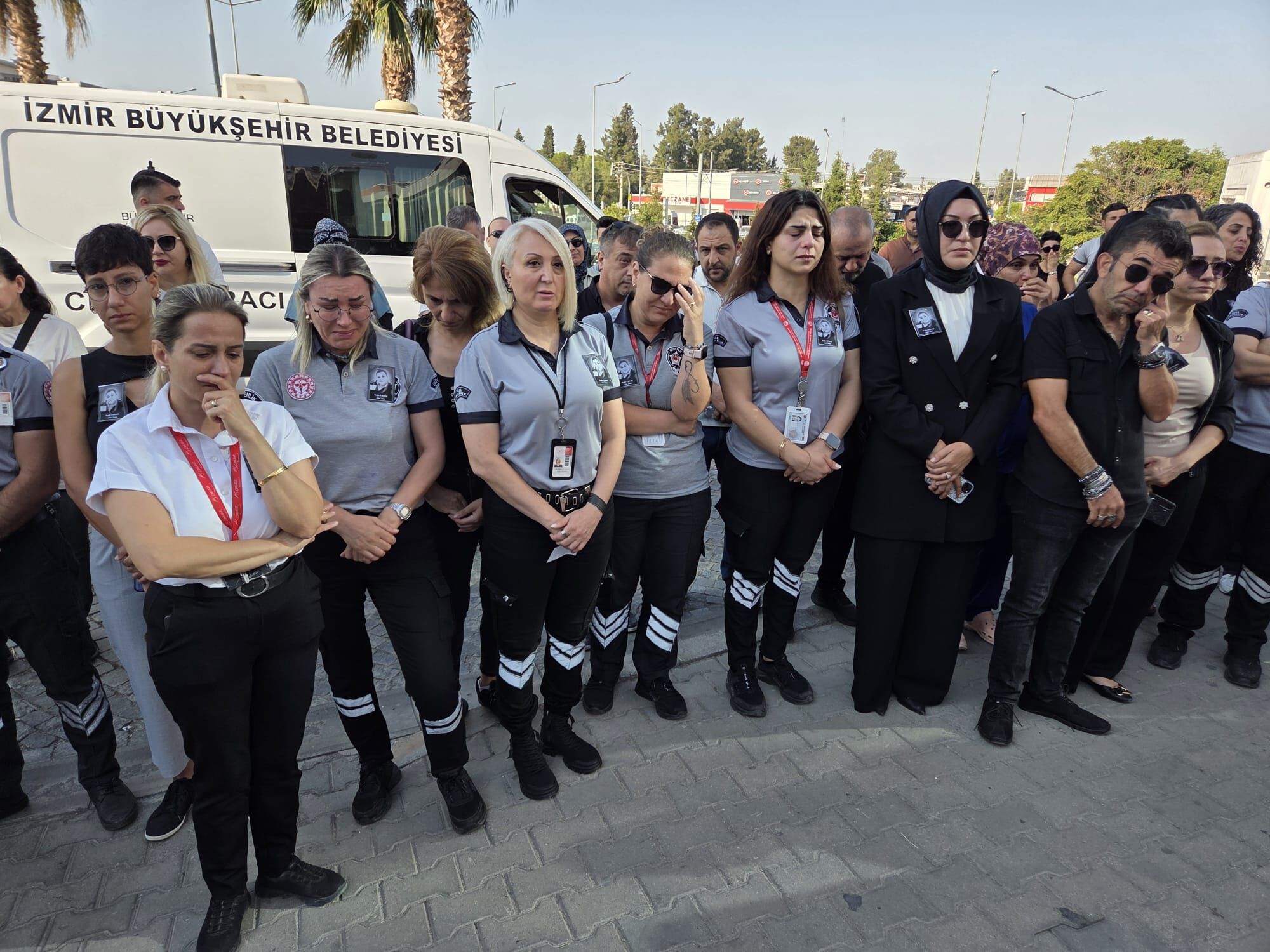 Bir Hastane 40 Yasinda Hayata Veda Eden Kadin Guvenlikciye Agladi O Bizim Melegimizdi 3