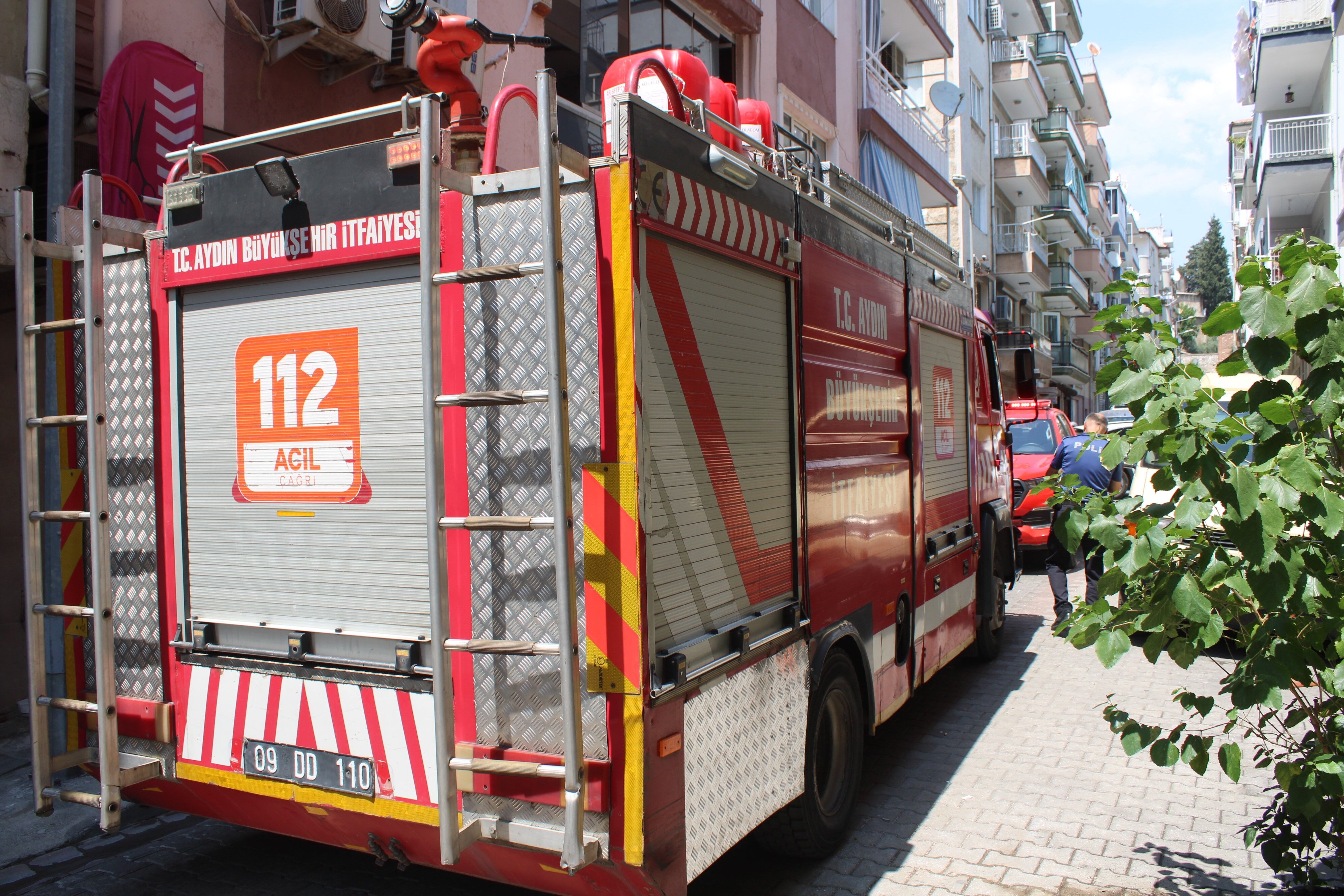 Böcek Ilacı Sıktı, Patlama Maydana Geldi! 1’I Ağır 2 Kişi Yaralandı (1)
