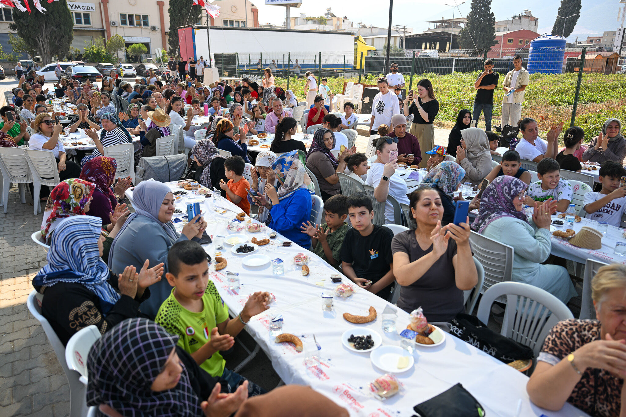 Bornova’da Kent Bostanının Ilk Ürünleri Menemene Dönüştü Başkan Eşki Şenliğe Katıldı (2)