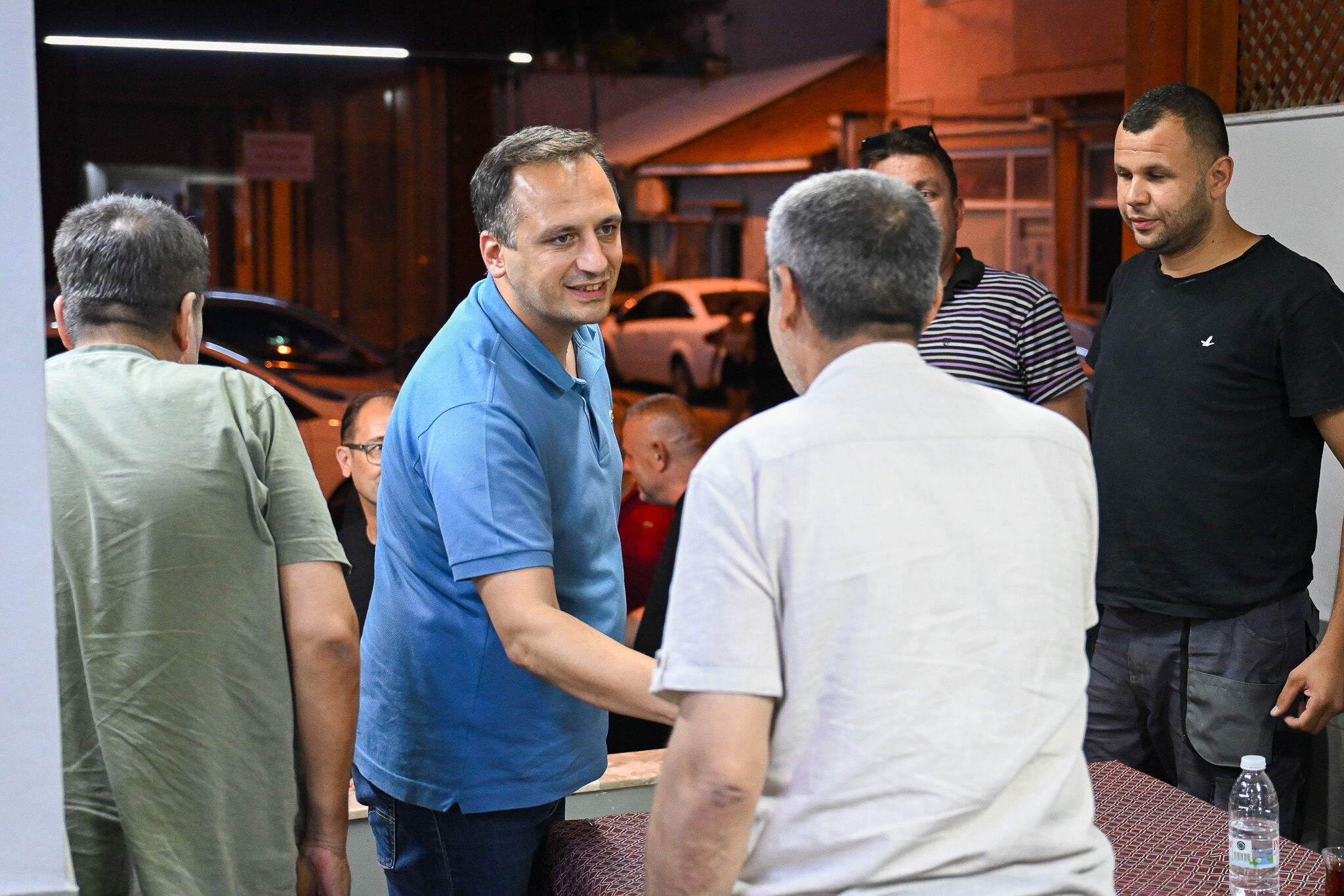 Bornova’da Saha Ziyaretleri Sürüyor Başkan Eşki Çamdibi’nde Sokak Sokak Dolaştı (2)
