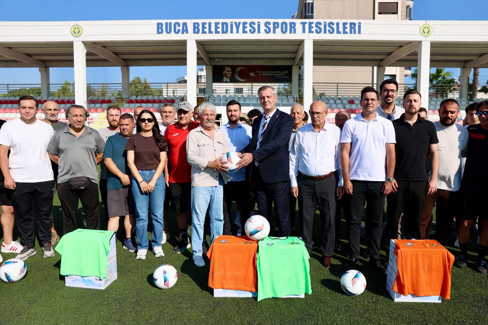 Buca Belediyesi’nden Amatör Kulüplere Destek! Gençler Için Malzeme Desteği Sağlandı (1)