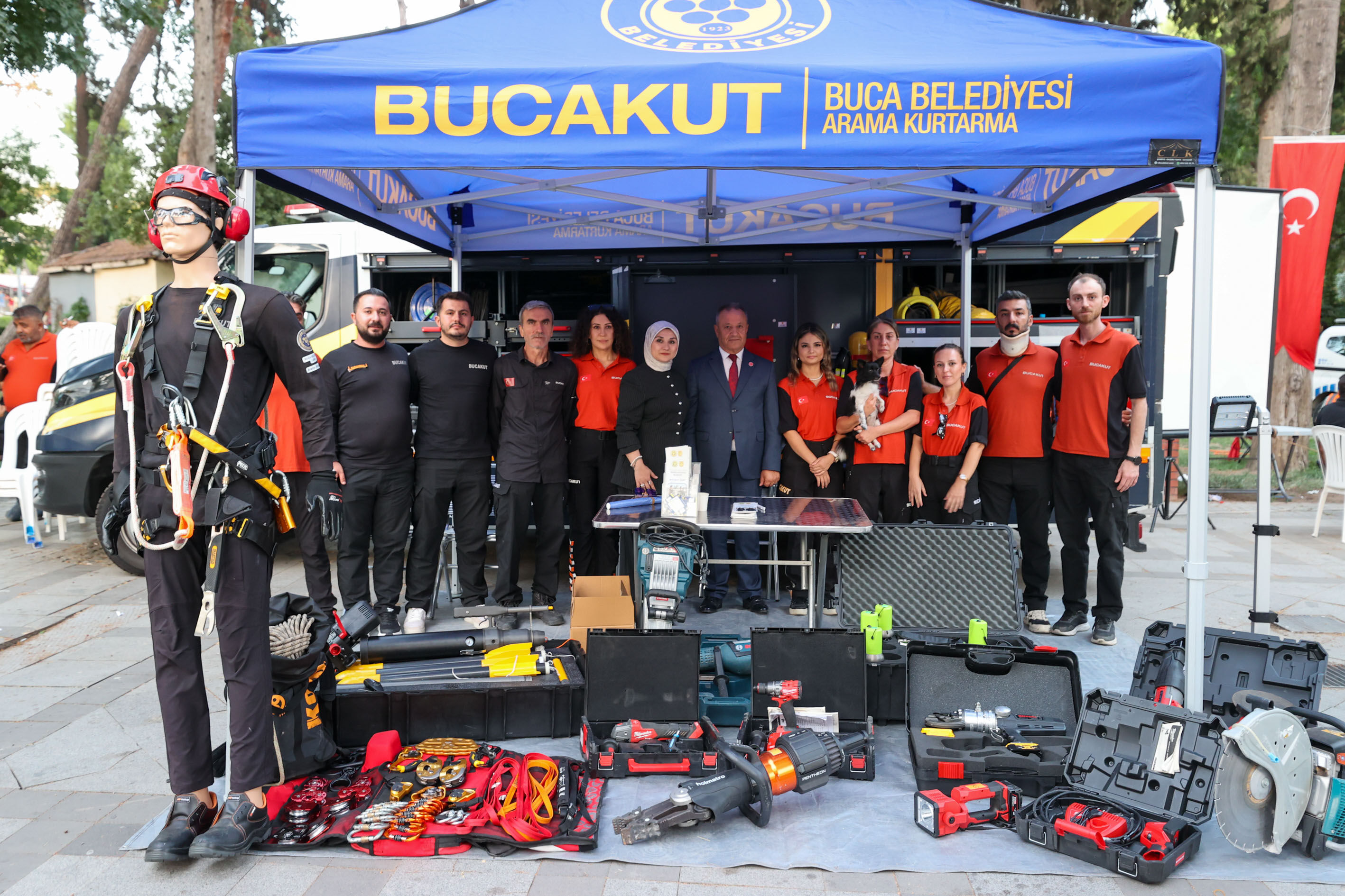 Buca’da Deprem Gerçeği Masaya Yatırıldı Uzmanlardan “Tehlike Avı” Çağrısı (1)