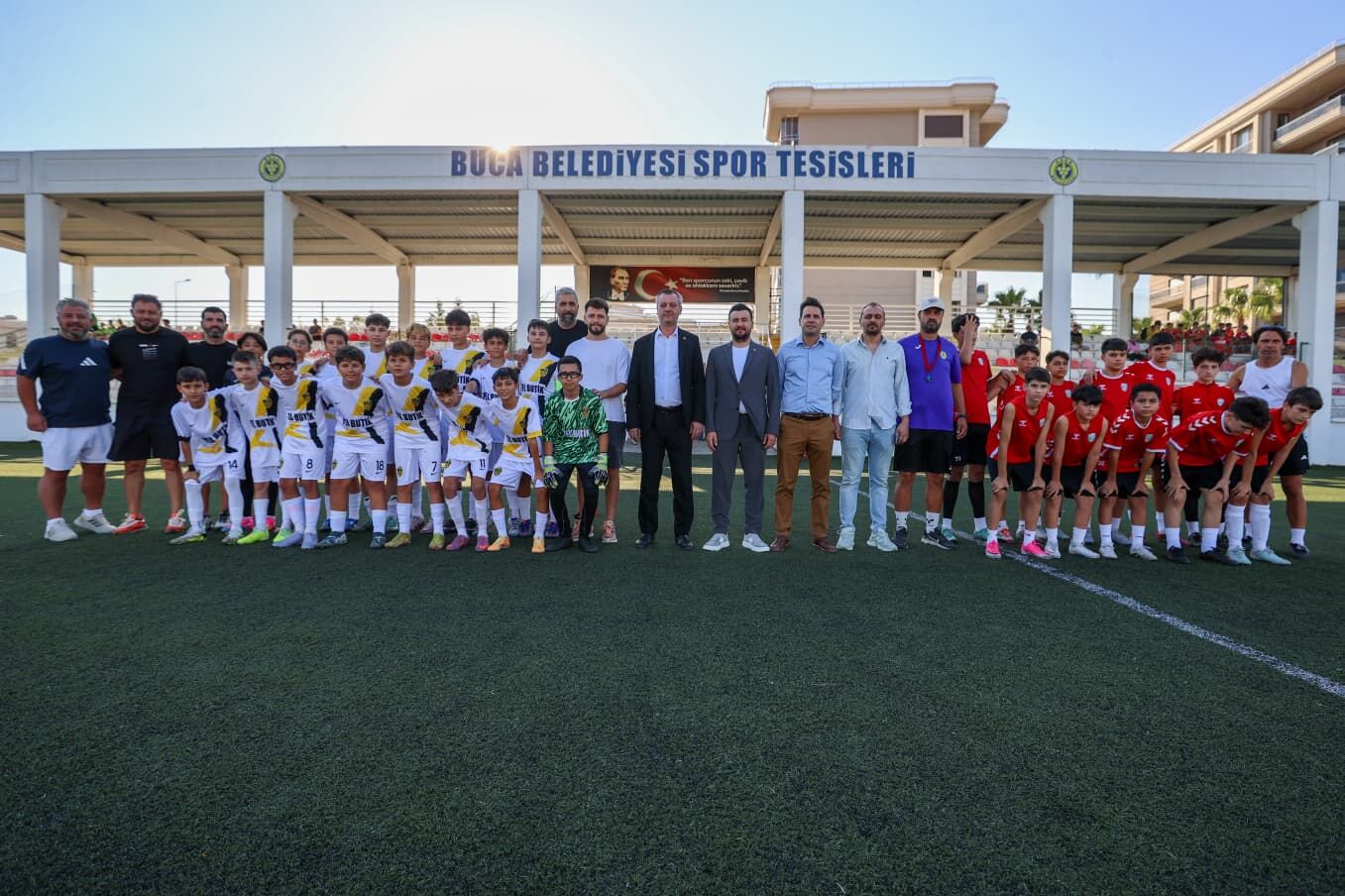 Buca’da Genç Futbolcuların Zafer Kupası Mücadelesi Başladı 16 Takım Şampiyonluk Için Sahada (2)