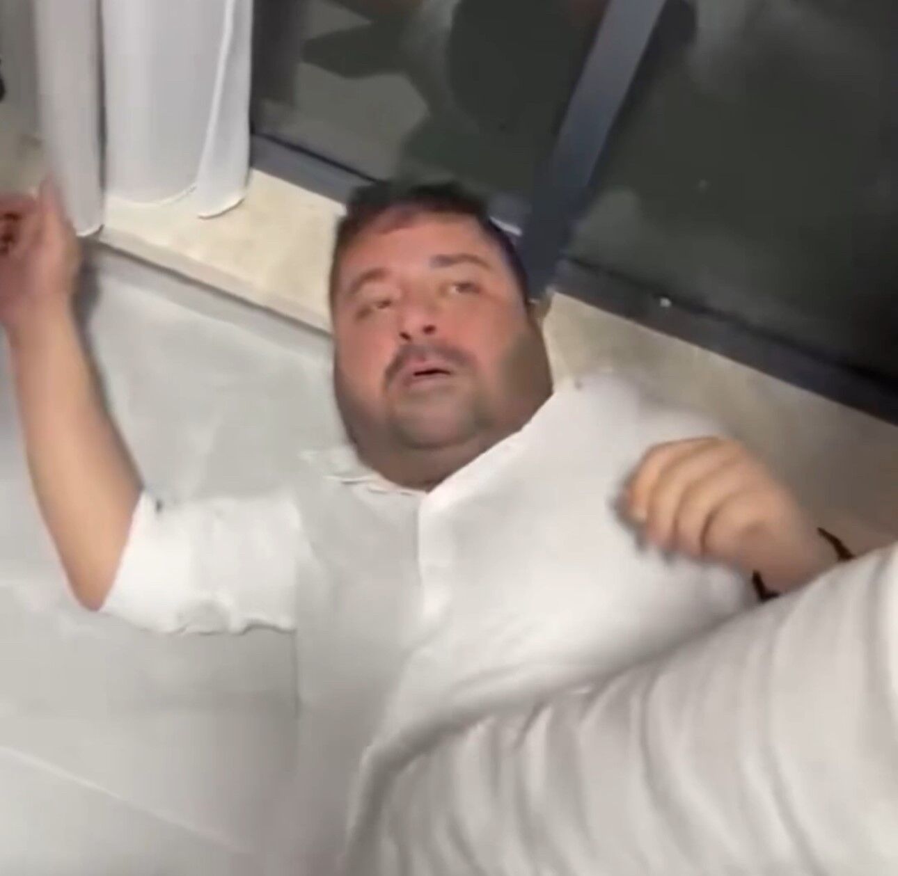 Chp'li Vekil Yazgan'ın Darbedildiği Iddiasında Yeni Gelişme O Anın Görüntüleri Inceleniyor (2)