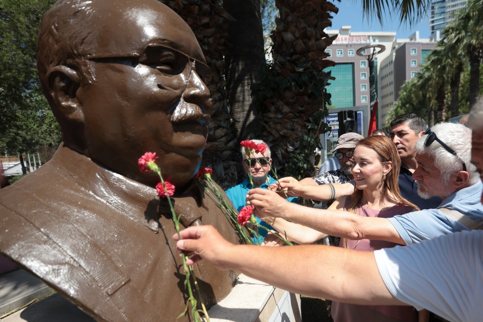 İzmir Baba Için Bir Araya Geldiler Ölümünün 5’Inci Yılında Törenle Anıldı (3)