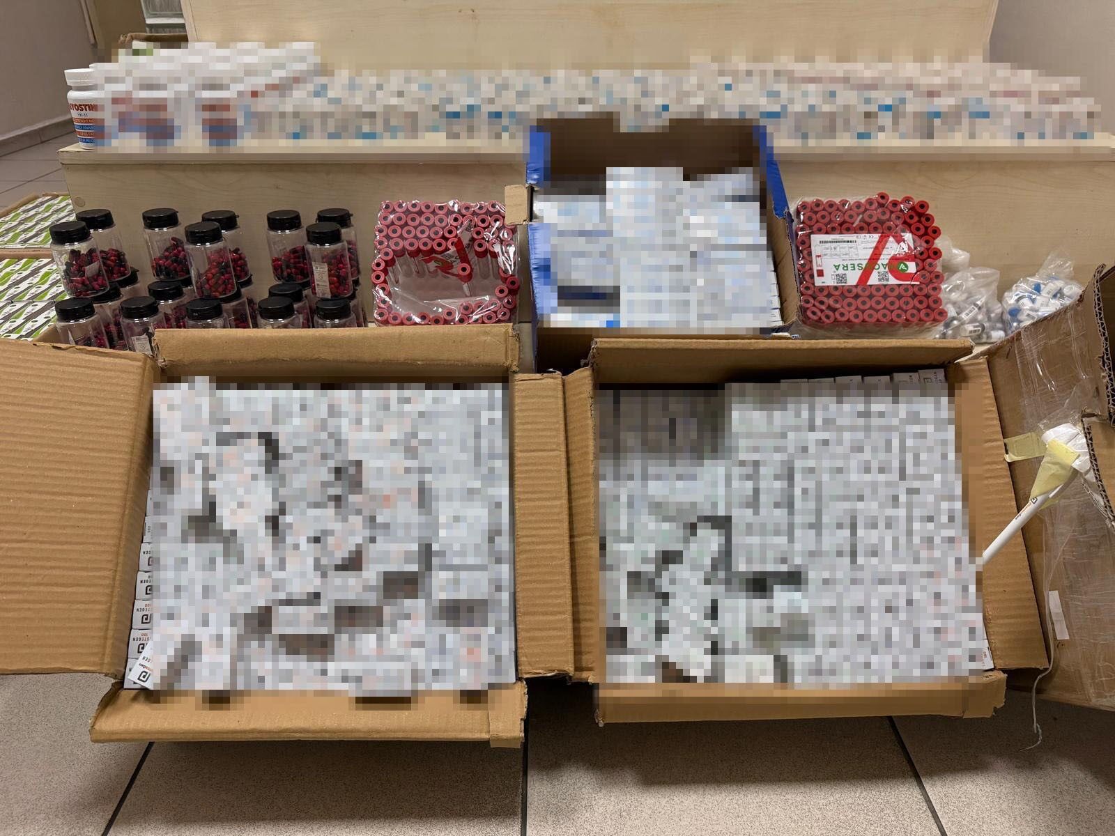 İzmir’de Kaçak Steroid Ağına Baskın! 6 Şüpheli Gözaltında (1)