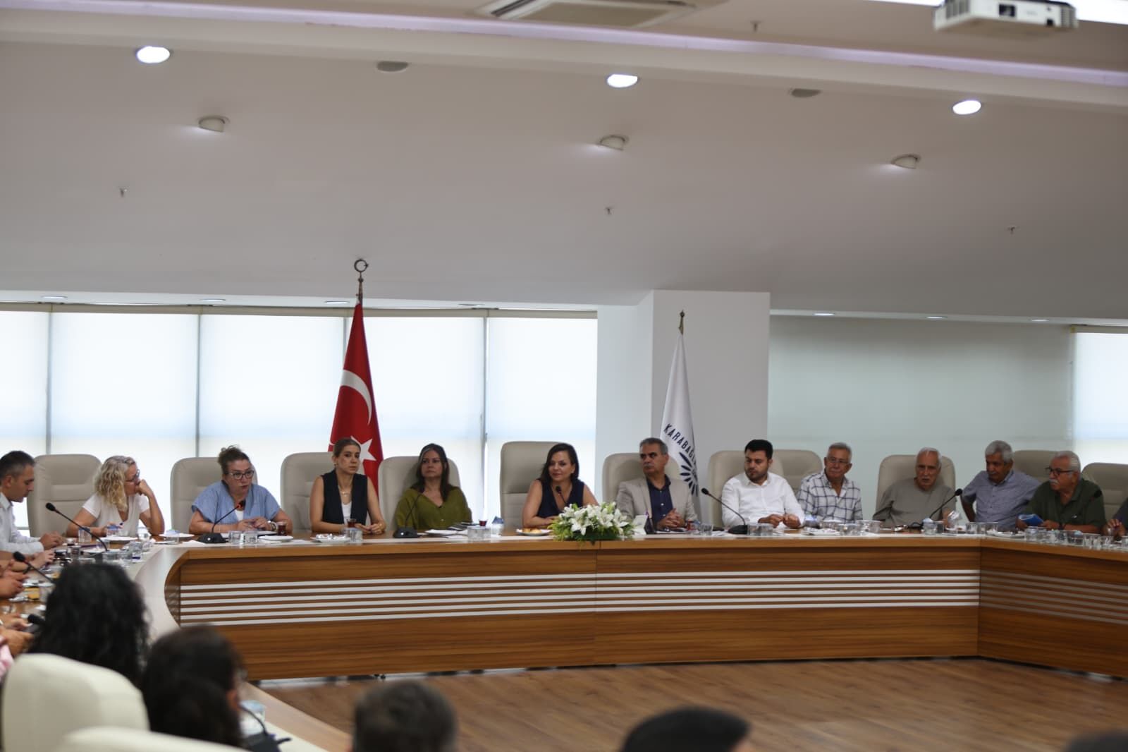 Karabağlar’da Ruhsat Ve Imar Sorunları Masaya Yatırıldı! Başkan Kınay’dan Dikkat Çeken Çağrı (1)
