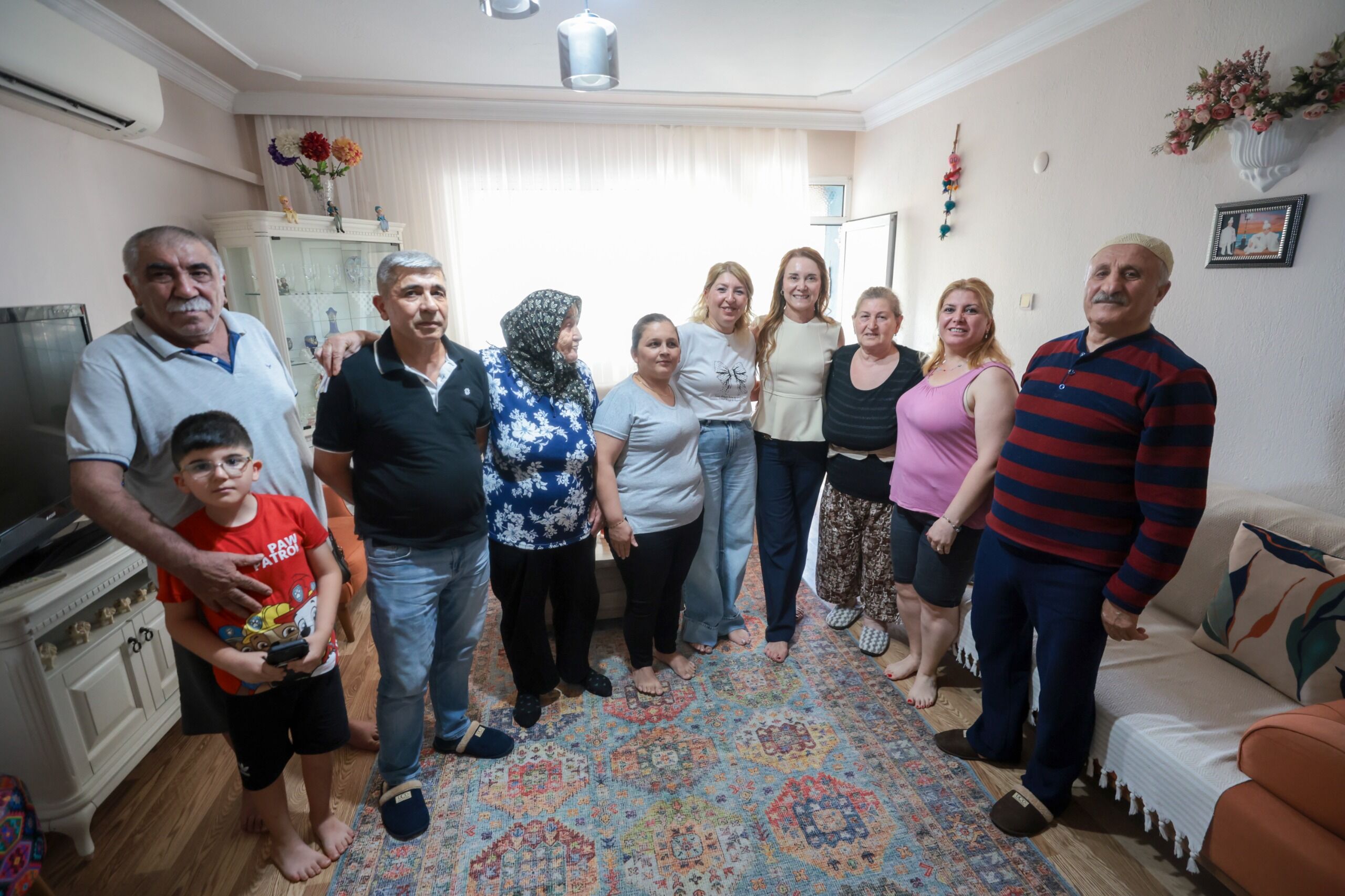 Konak’ta Dayanışma Buluşması Başkan Mutlu Vatandaşların Evine Konuk Oldu (1)