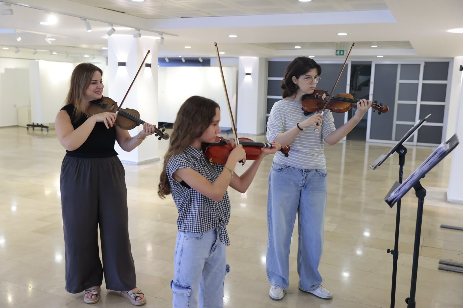 Konak’ta Sanatın Adresi Belli Oldu Her Yaştan Vatandaş Bu Merkezde Buluşuyo (1)