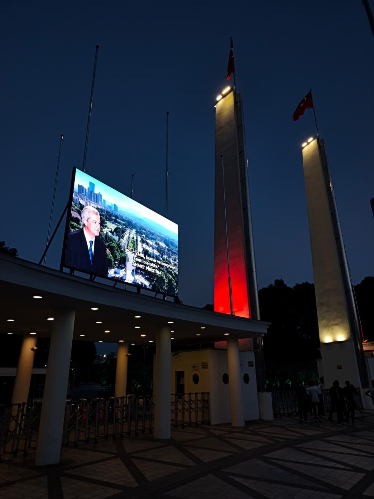 Lozan Kapisi Isil Isil Pankartin Yerine Teknolojik Dokunus 4