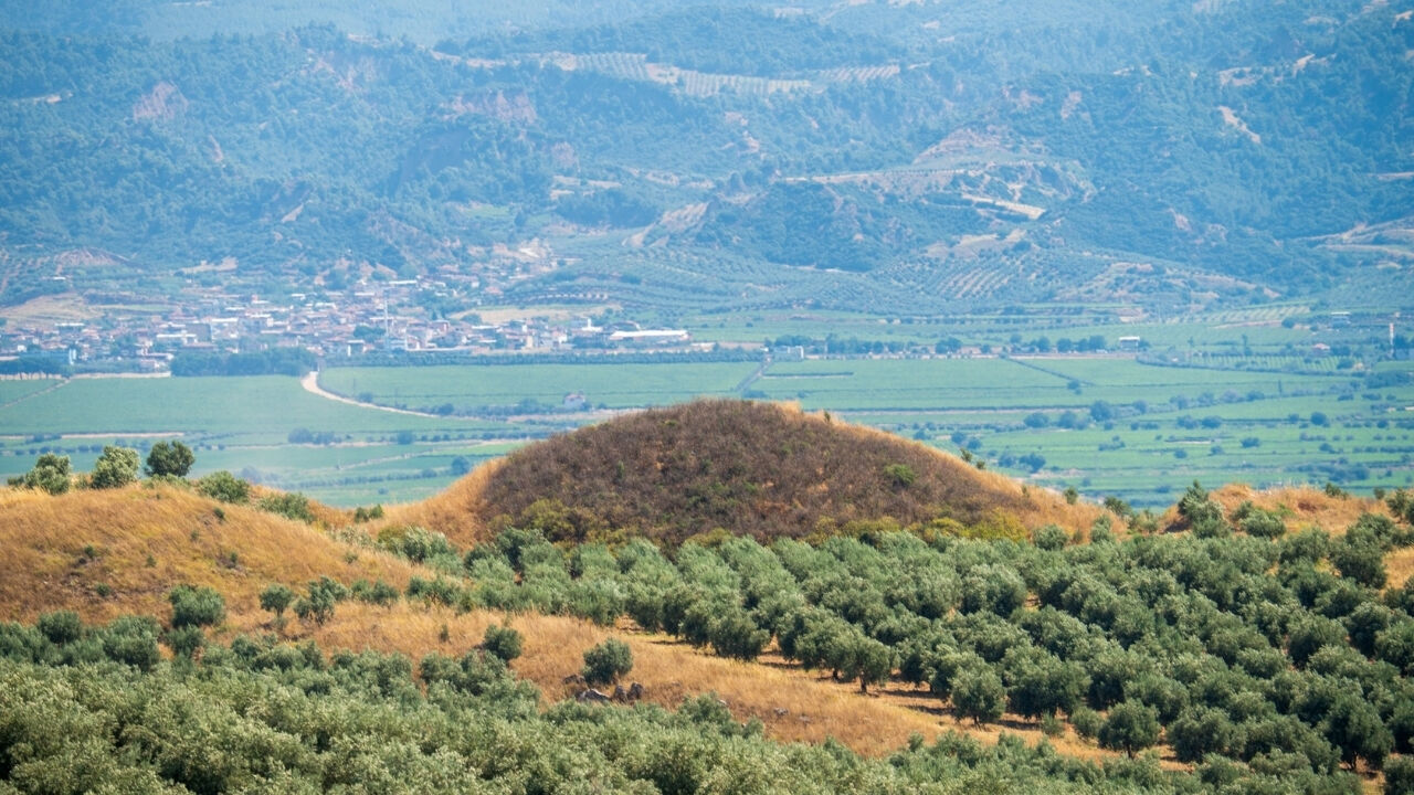 Mısır Piramitlerini aratmıyor! Yaklaşık 300 kişi, 15 yıl boyunca inşa etti! İşte Anadolu’nun piramitlerinin sırrı