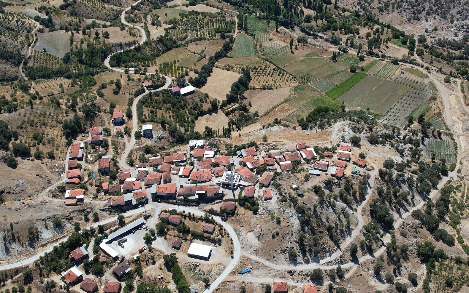 Manisa’da 13 Mahalle Için Yol Çalışması Başladı 45 Kilometrelik Hat Yenileniyor (1)