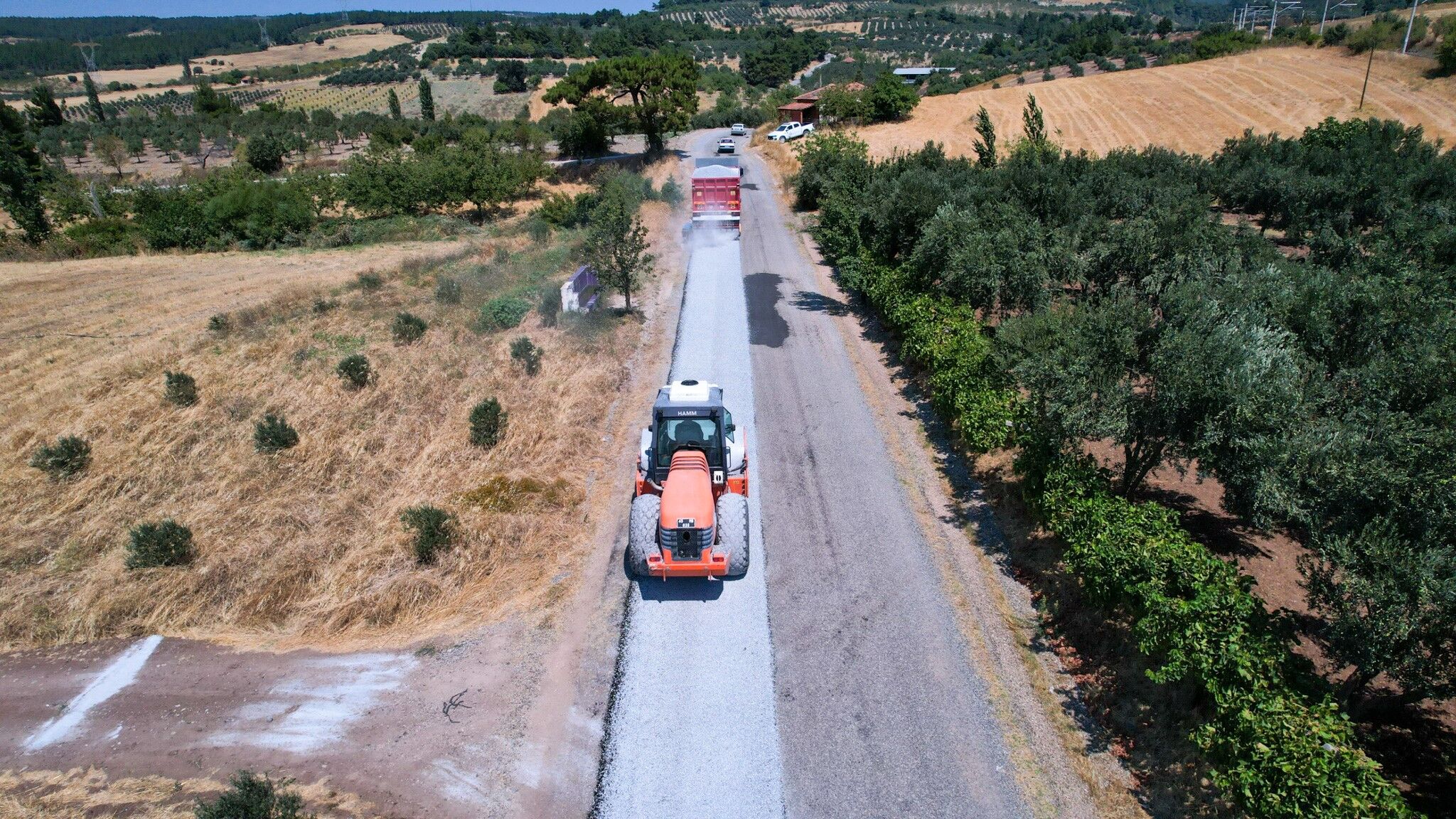 Manisa’da Mahalleleri Birbirine Bağlayan Yol Yenileniyor (1)