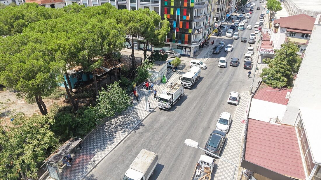 Menderes'te Temizlik Seferberliği Yeniden Başladı Caddeler Köşe Bucak Temizleniyor (1)