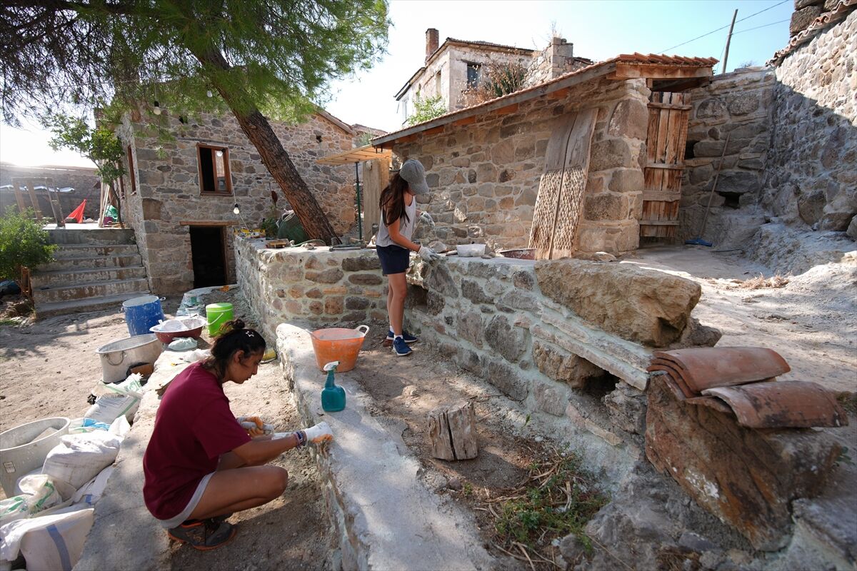 Öğrenciler Şantiyede! İspanya'dan Bergama'ya Uzanan Proje4 Yapı Yeni Nesil Kervansaray Olacak (3)